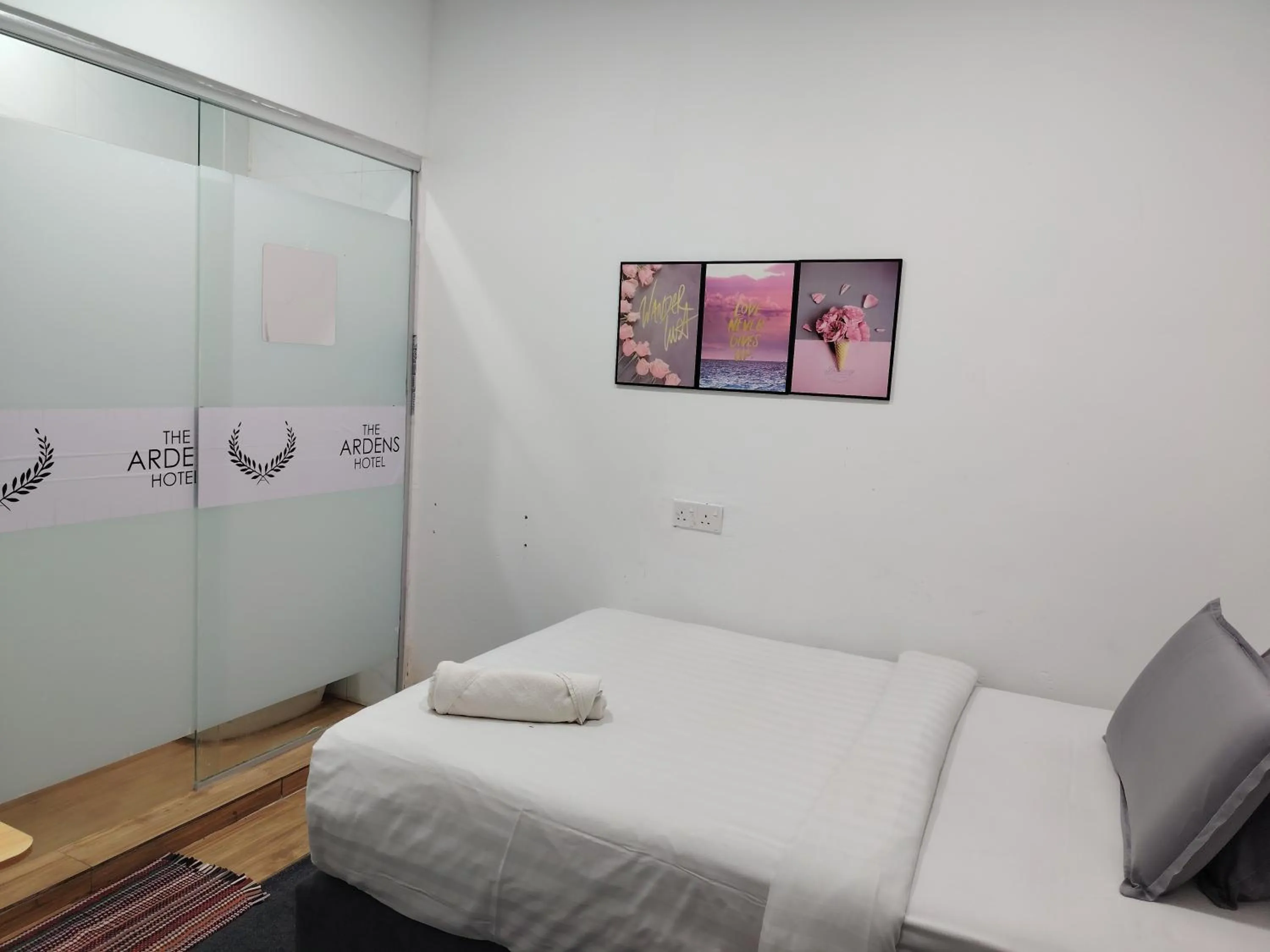 Bed in The Ardens Hotel - Pekan Nenas, Pontian