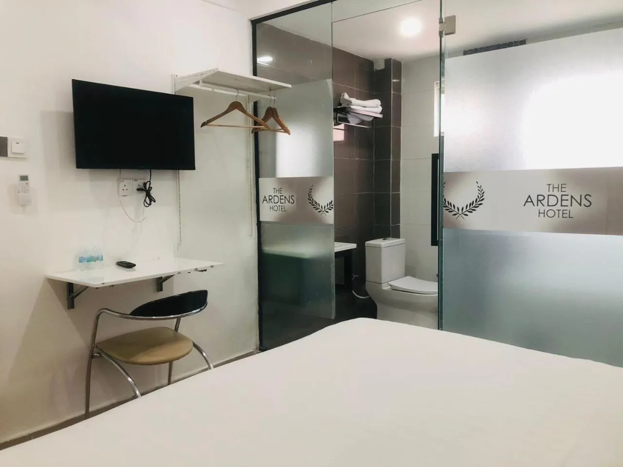 Bed in The Ardens Hotel - Pekan Nenas, Pontian