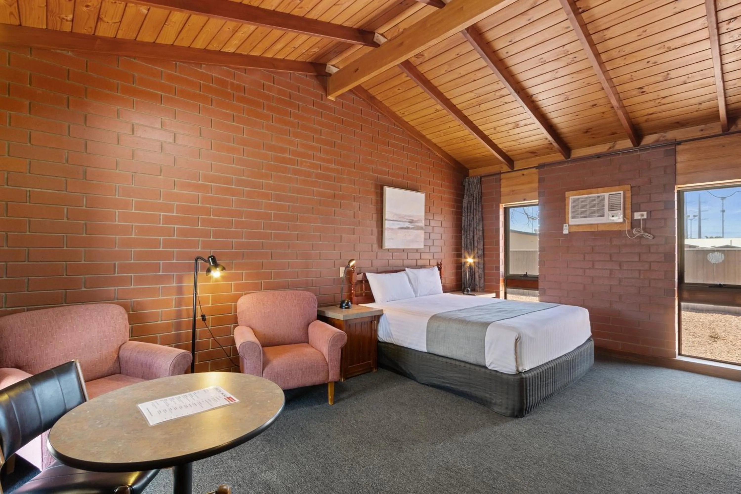 Bed in Econo Lodge Port Augusta