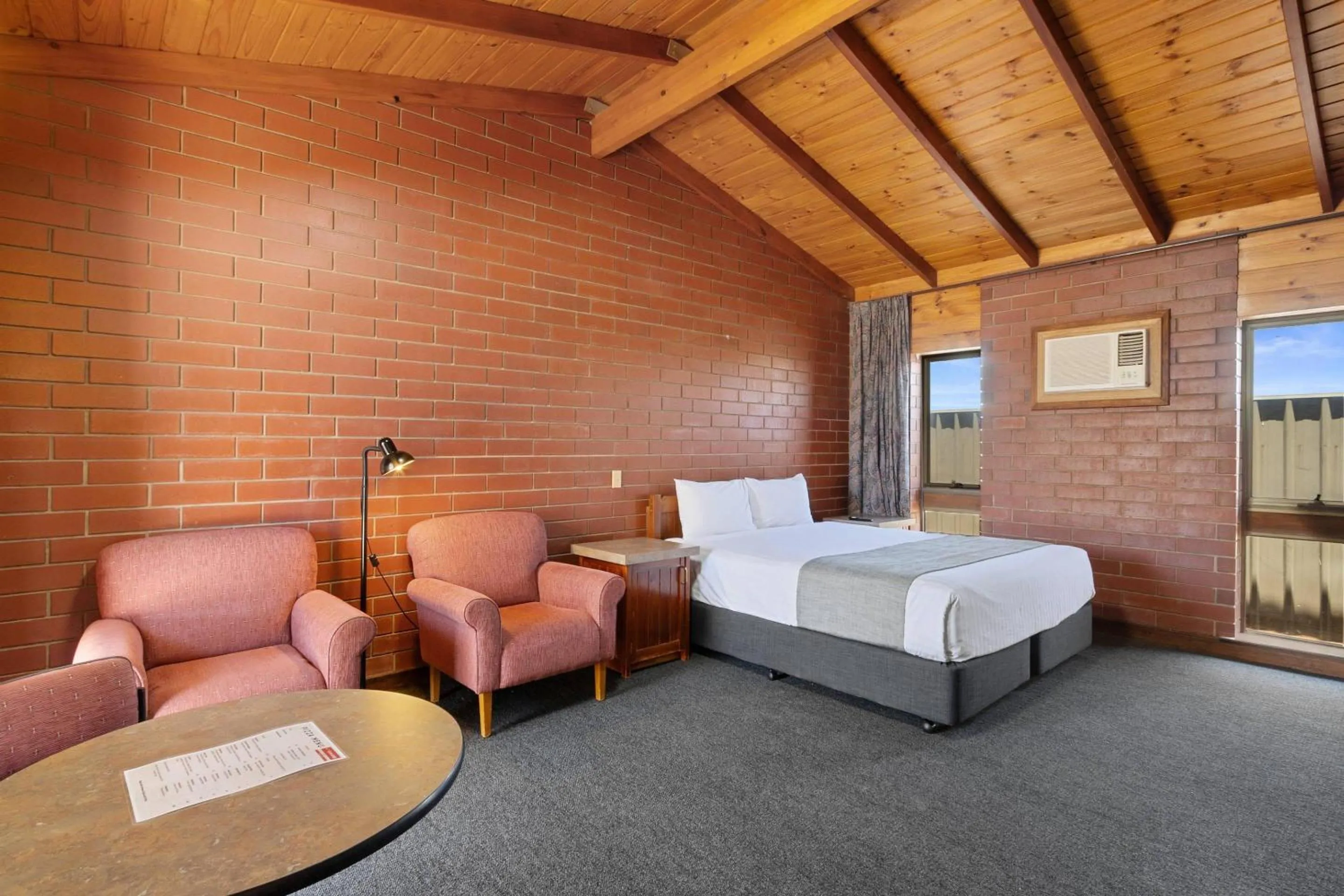 Bedroom, Bed in Econo Lodge Port Augusta