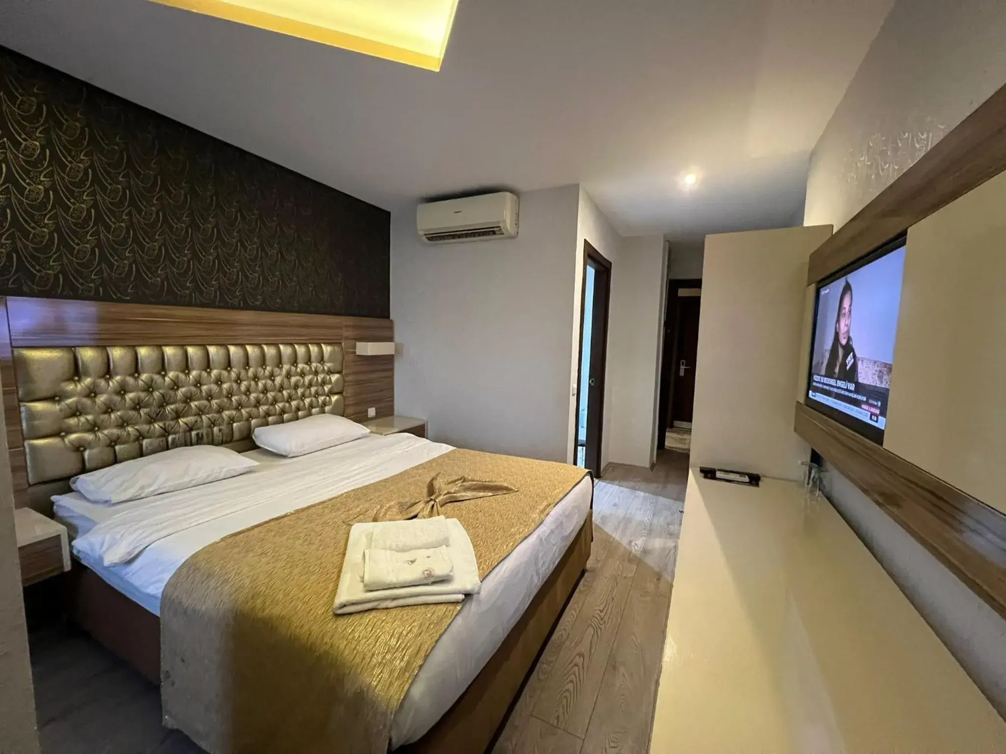 Large Single Room in Grand Ezel Hotel Large Single Room in Grand Ezel Hotel