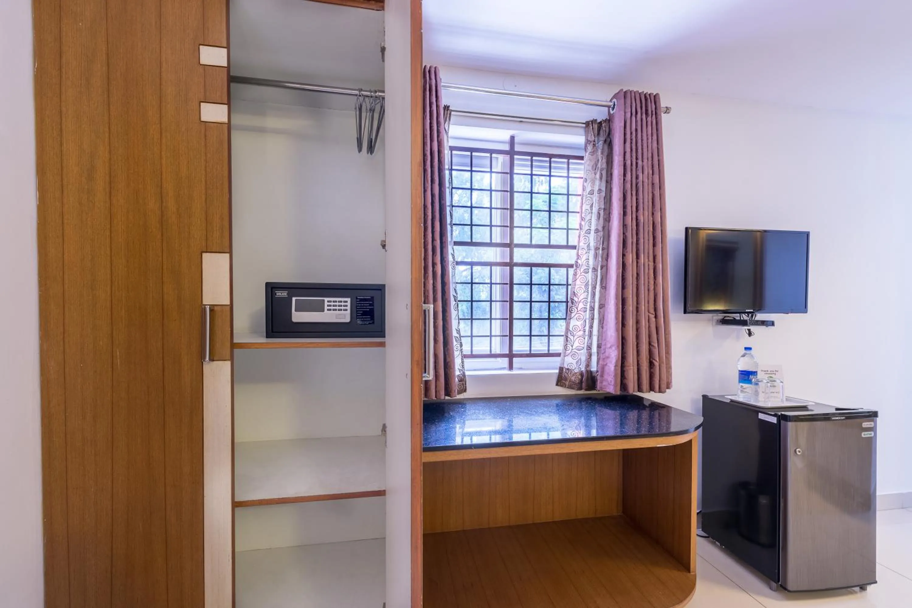 TV and multimedia in Treebo Akshaya Lalbagh Inn