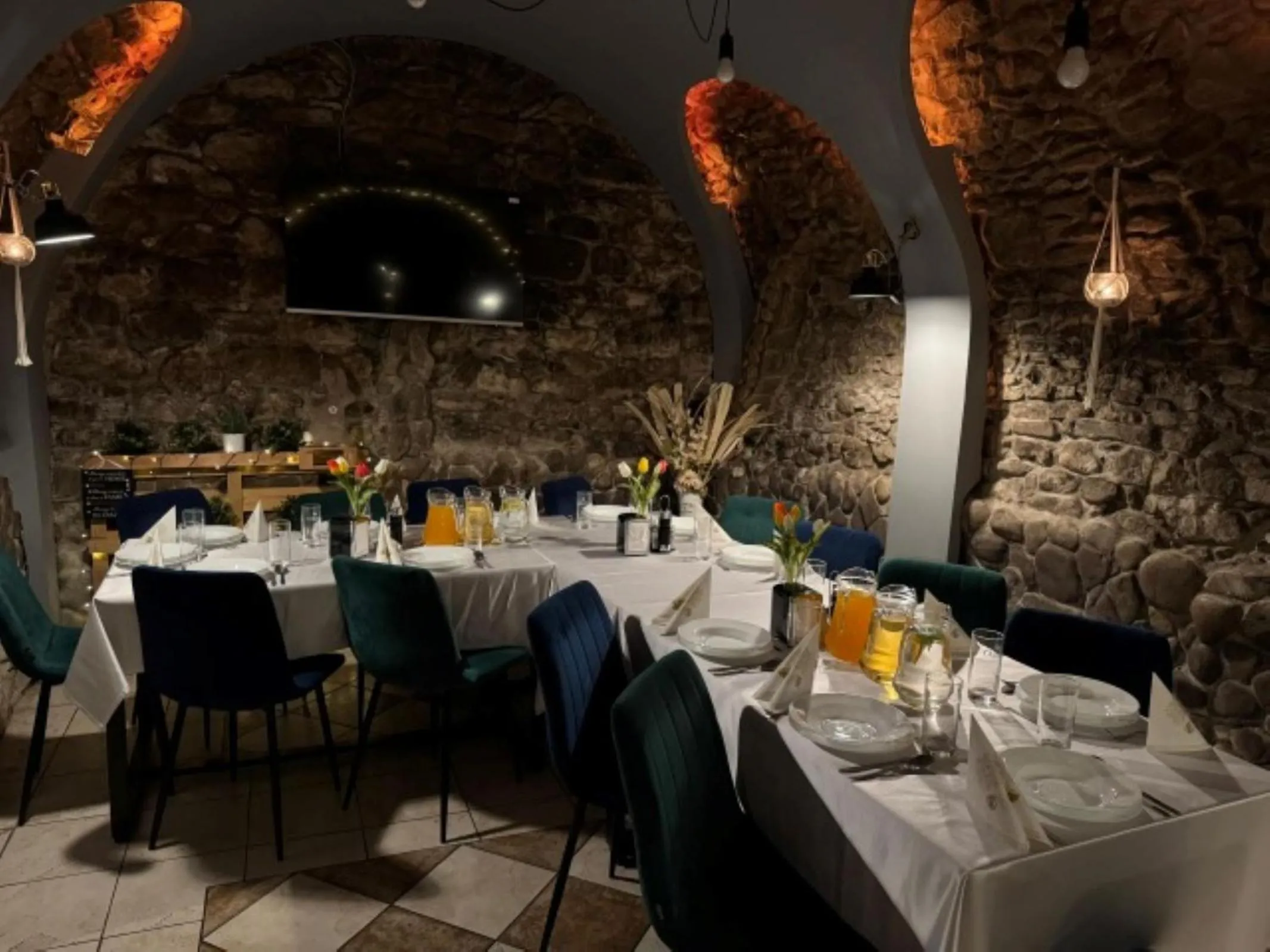 Restaurant/places to eat in Elemels Planet