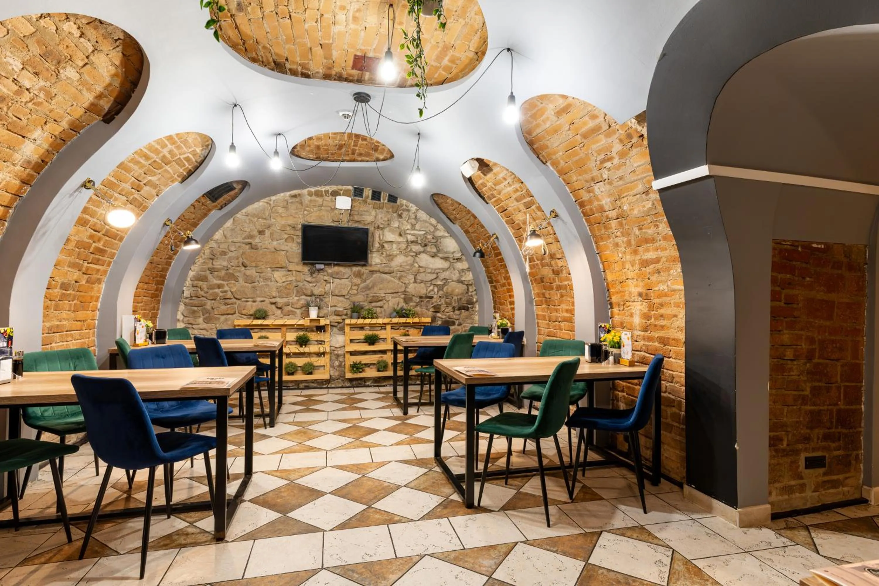 Restaurant/places to eat in Elemels Planet