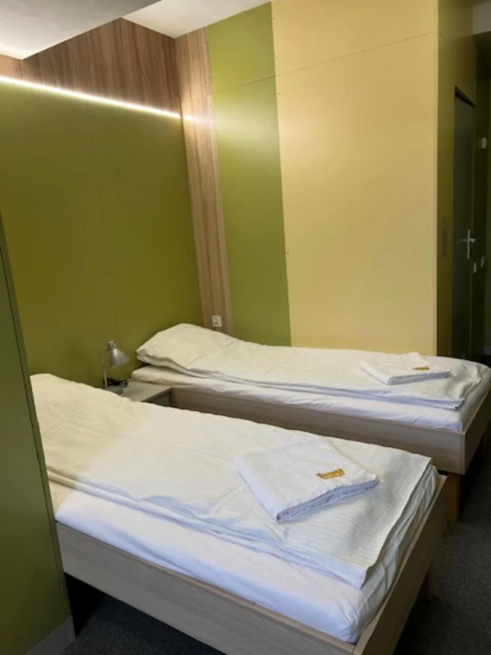 Property building, Bed in Elemels Planet