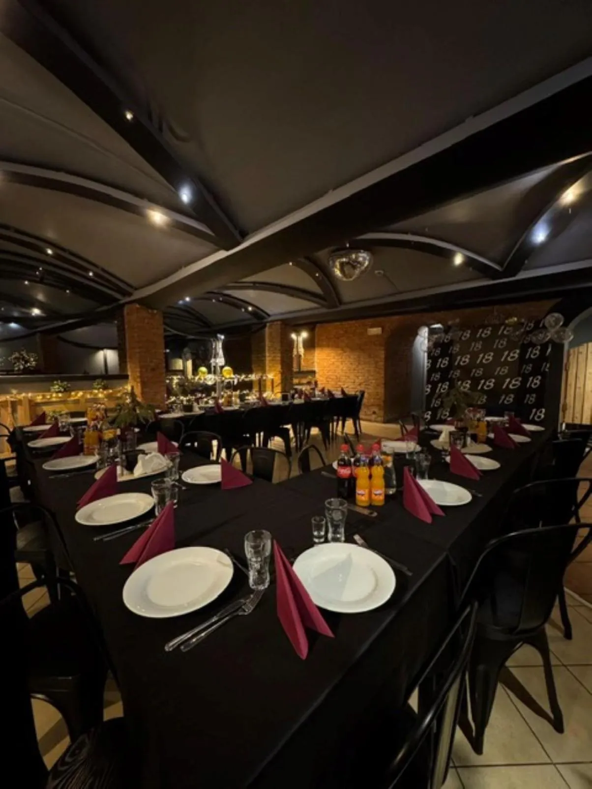 Restaurant/places to eat in Elemels Planet