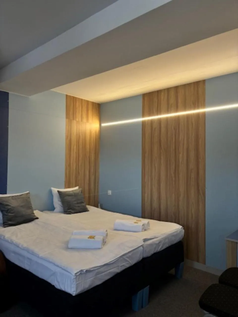 Property building, Bed in Elemels Planet