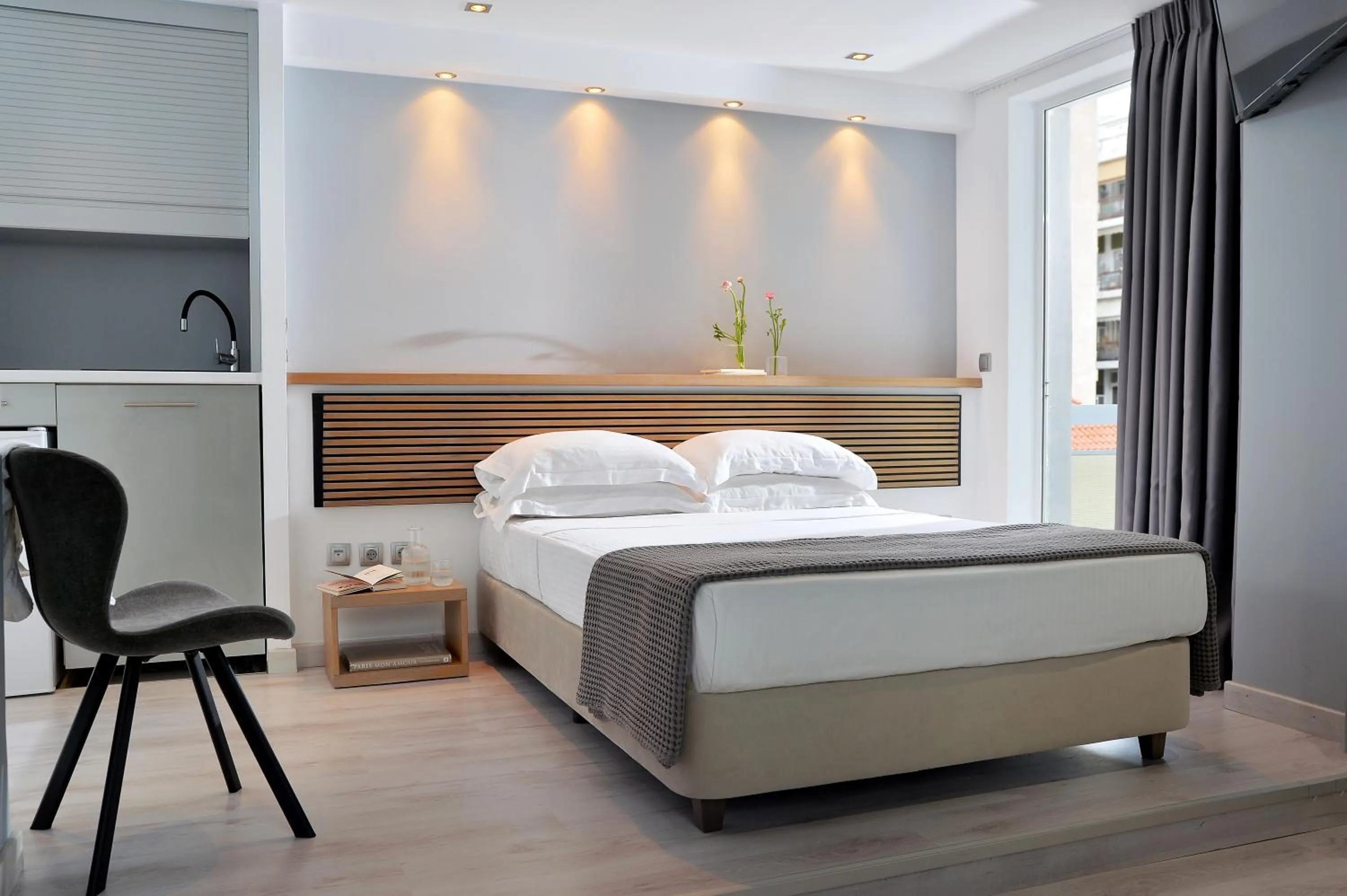 Bedroom, Bed in Alter Athens