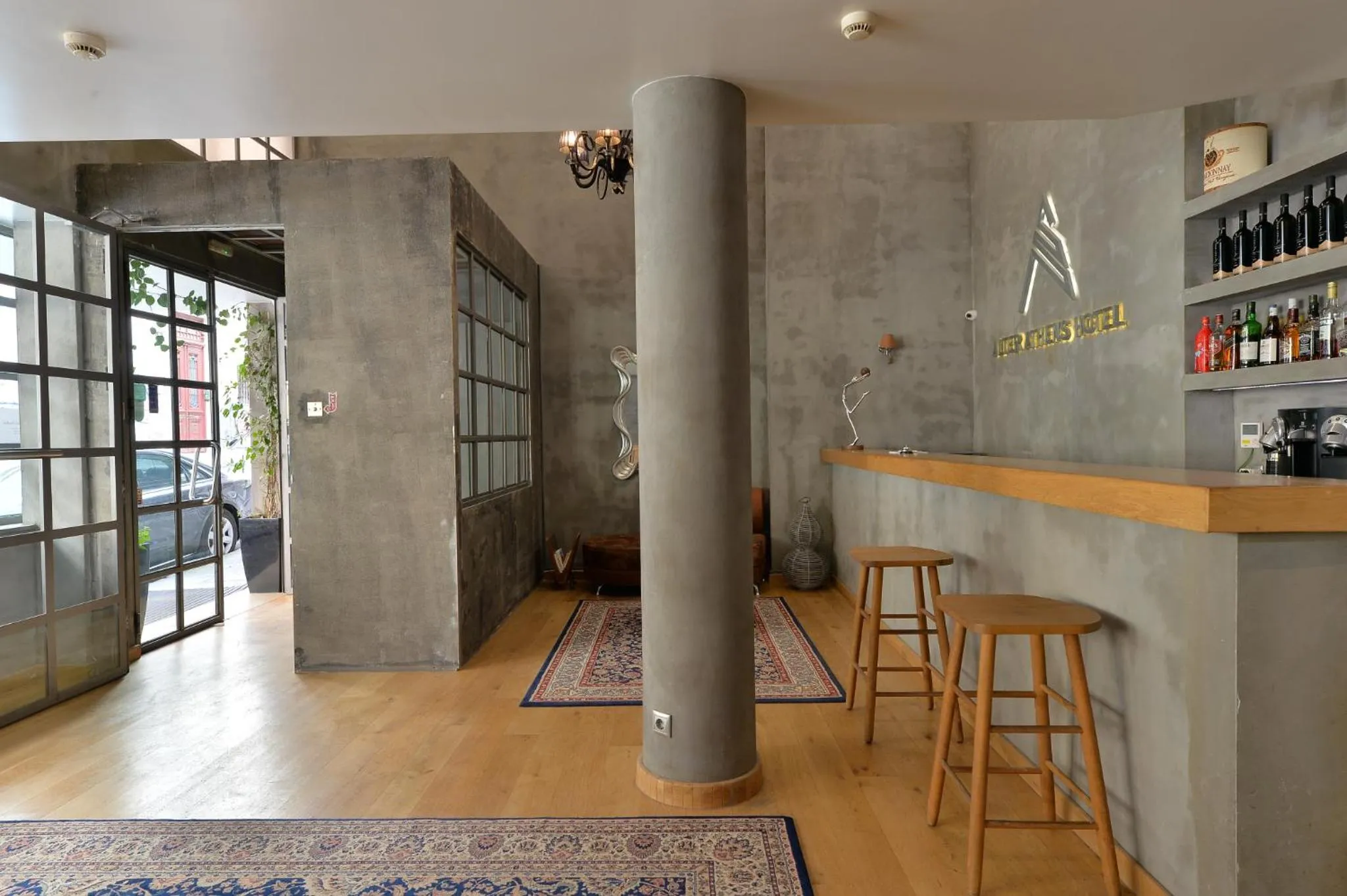 Property building in Alter Athens