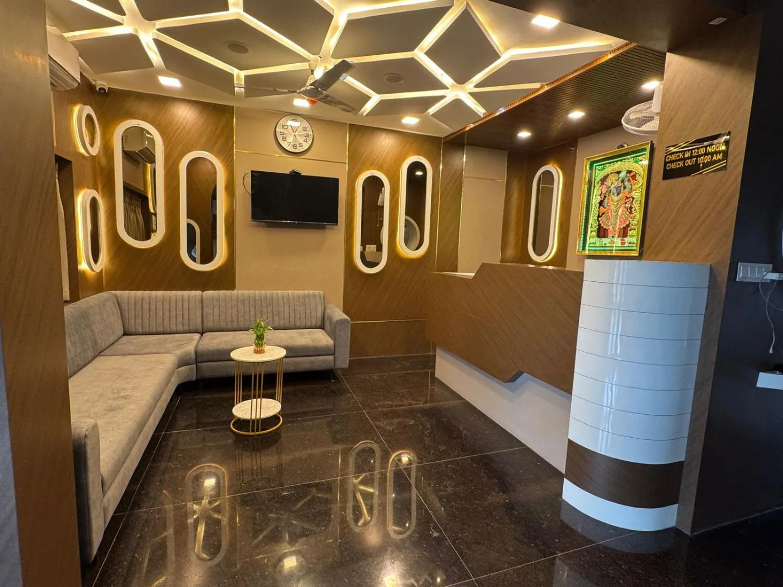 Property building in Hotel Skyland