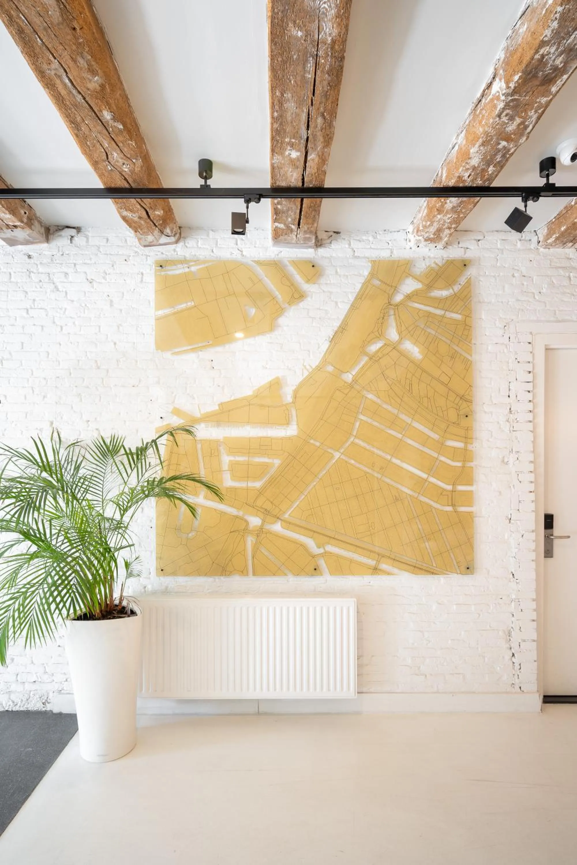 Lobby or reception in YAYS Amsterdam Salthouse Canal by Numa