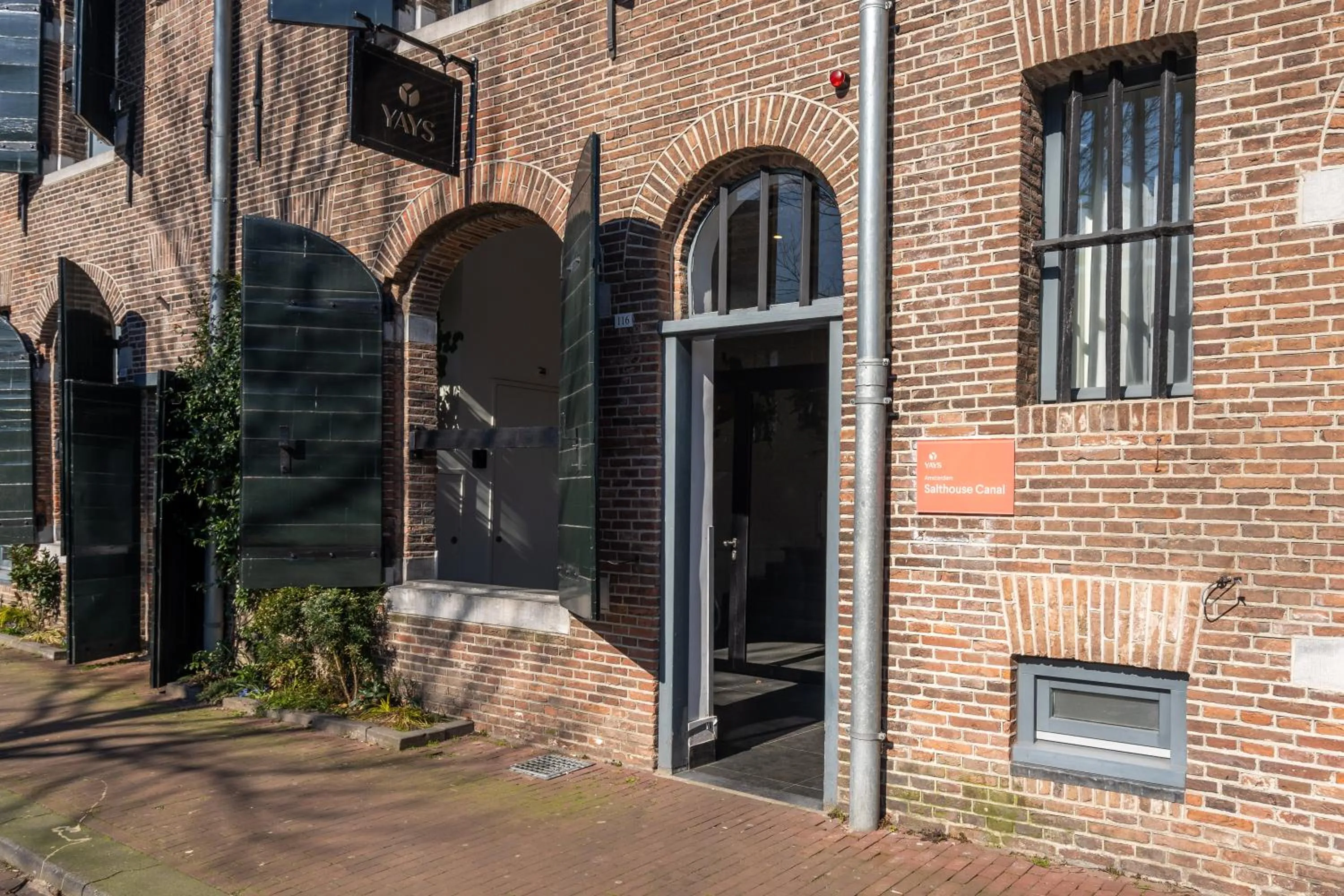 Property building in YAYS Amsterdam Salthouse Canal by Numa