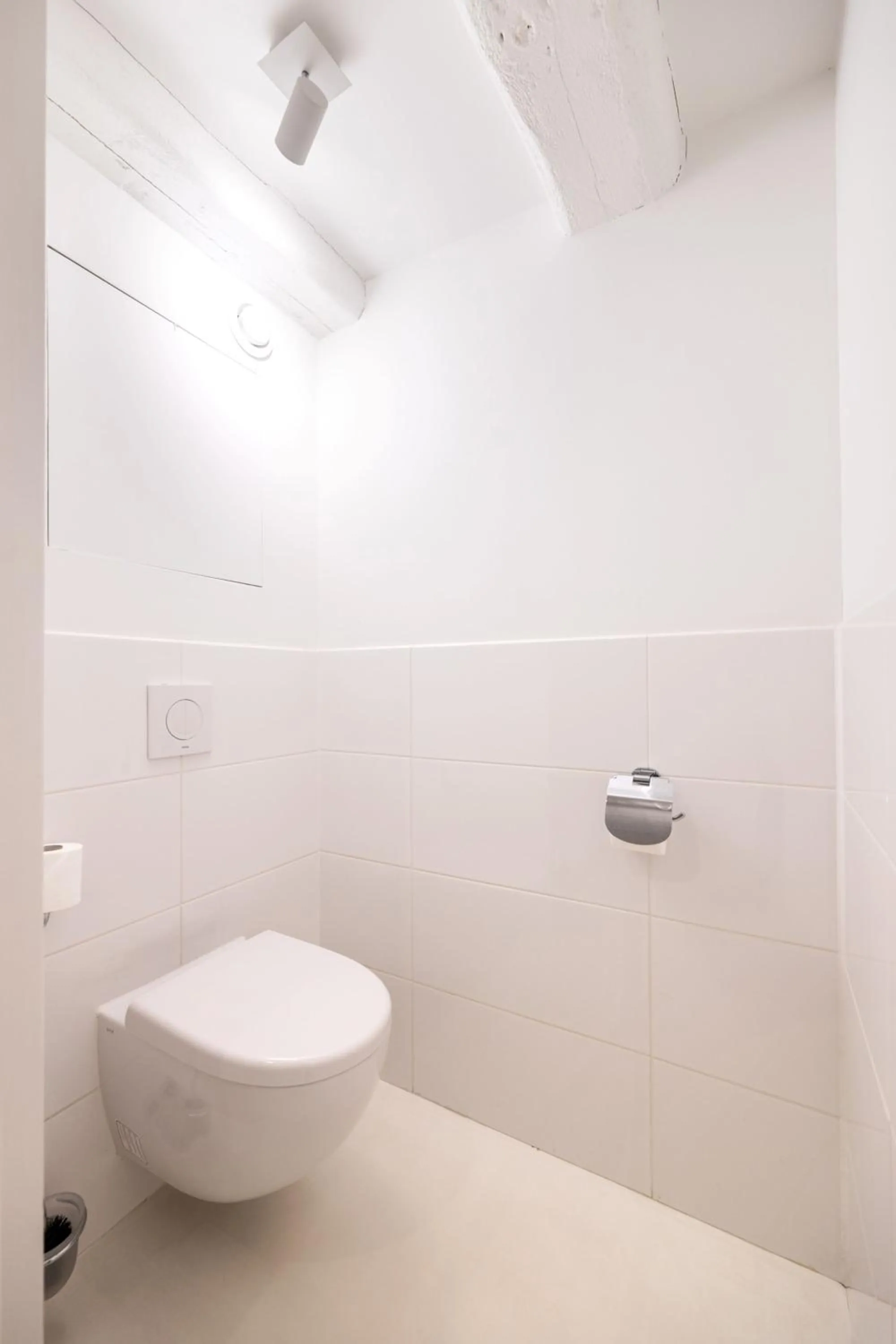 Toilet in YAYS Amsterdam Salthouse Canal by Numa