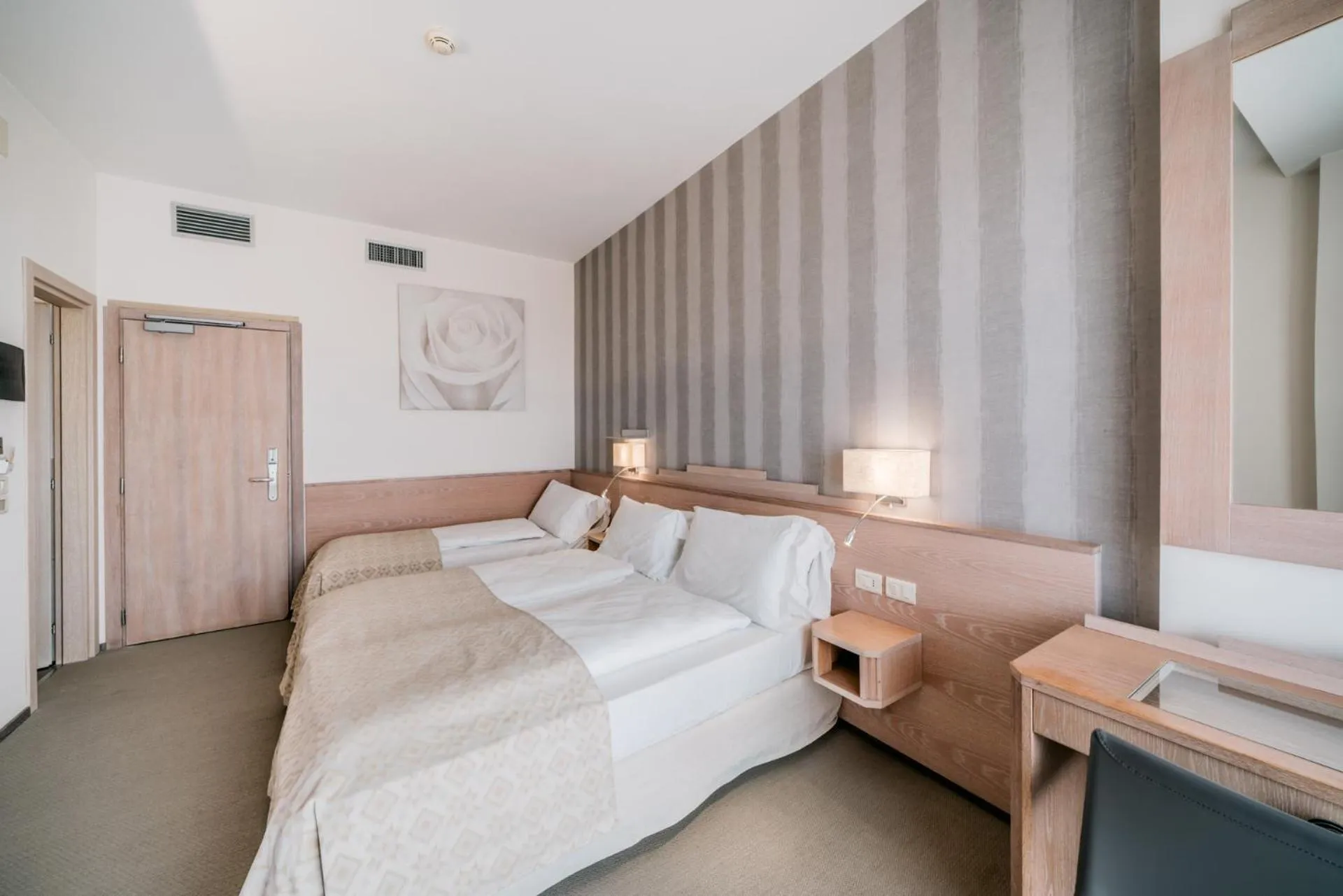 Bedroom, Bed in Hotel Europa Lignano