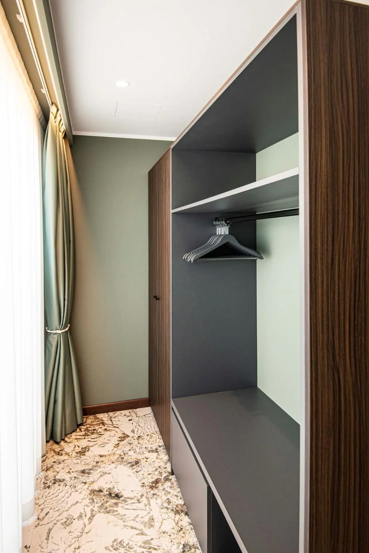 wardrobe in Hotel Europa Lignano