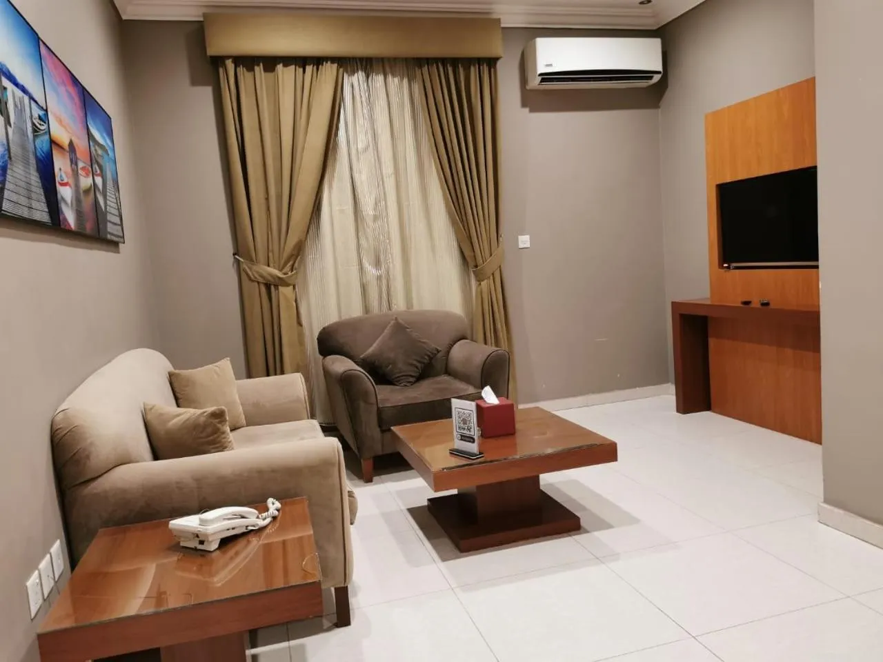 Living room in Ashbonh Hotel Suites