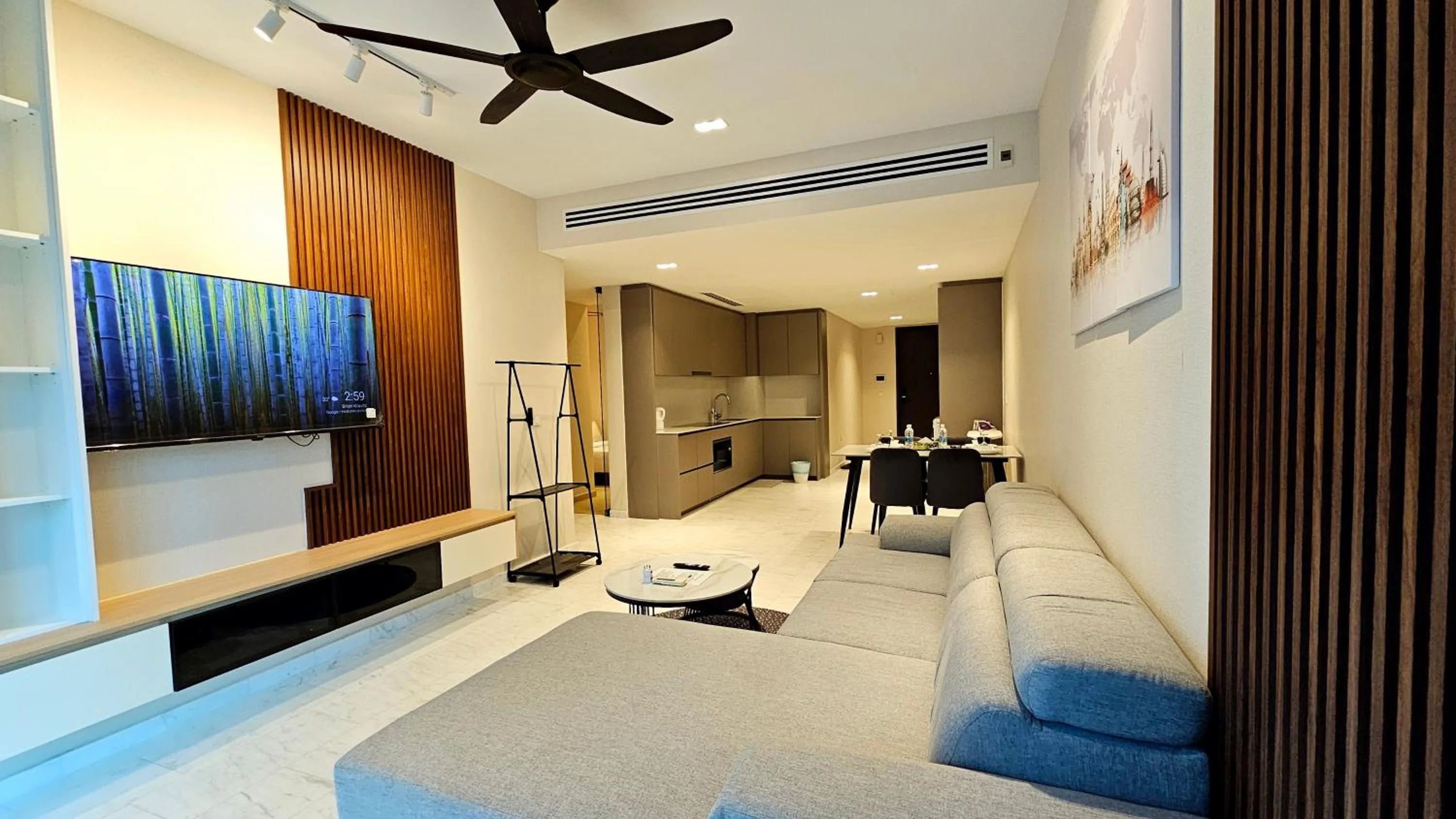 Communal lounge/ TV room in Crystal Service Suite At Eaton KLCC