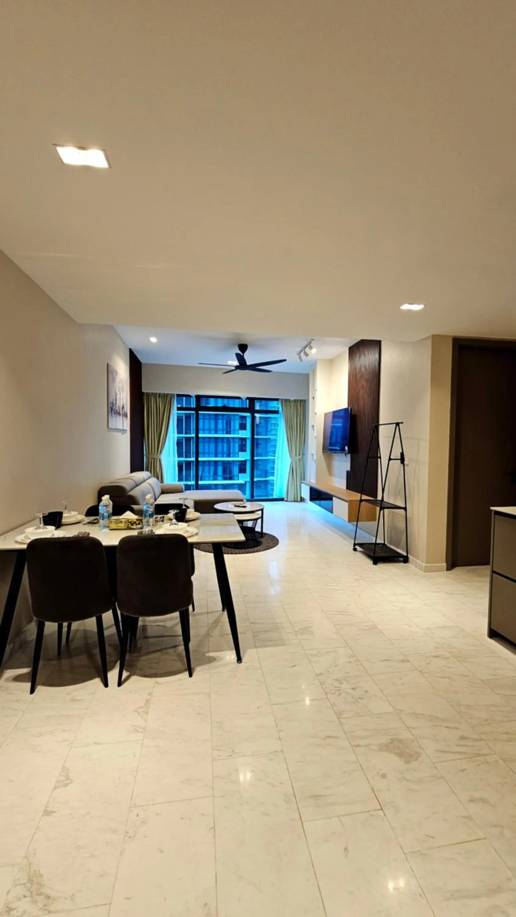 Communal lounge/ TV room in Crystal Service Suite At Eaton KLCC