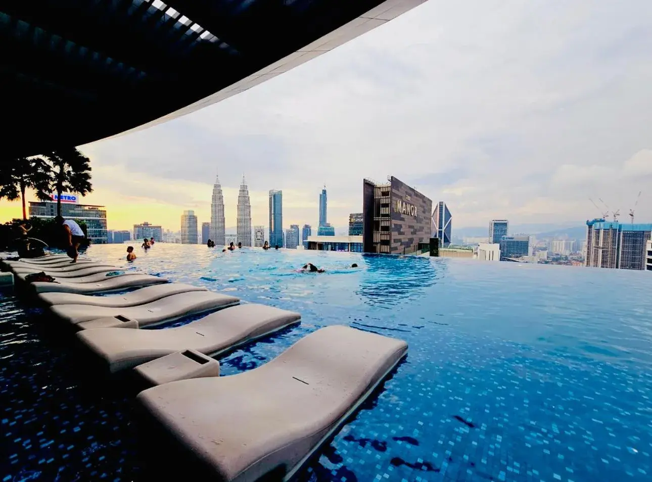 Crystal Service Suite At Eaton KLCC Crystal Service Suite At Eaton KLCC