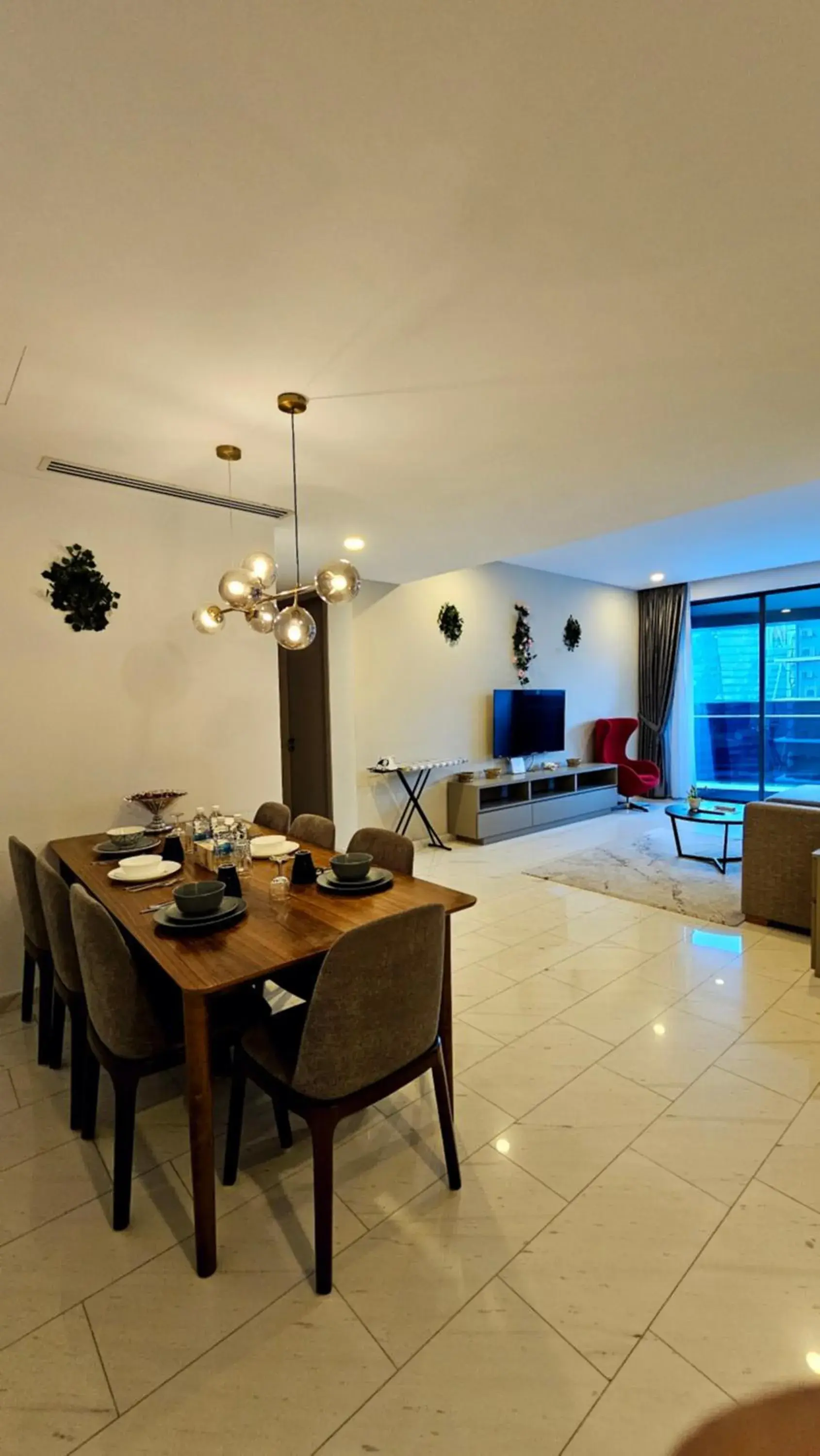 Four-Bedroom Apartment in Crystal Service Suite At Eaton KLCC Four-Bedroom Apartment in Crystal Service Suite At Eaton KLCC