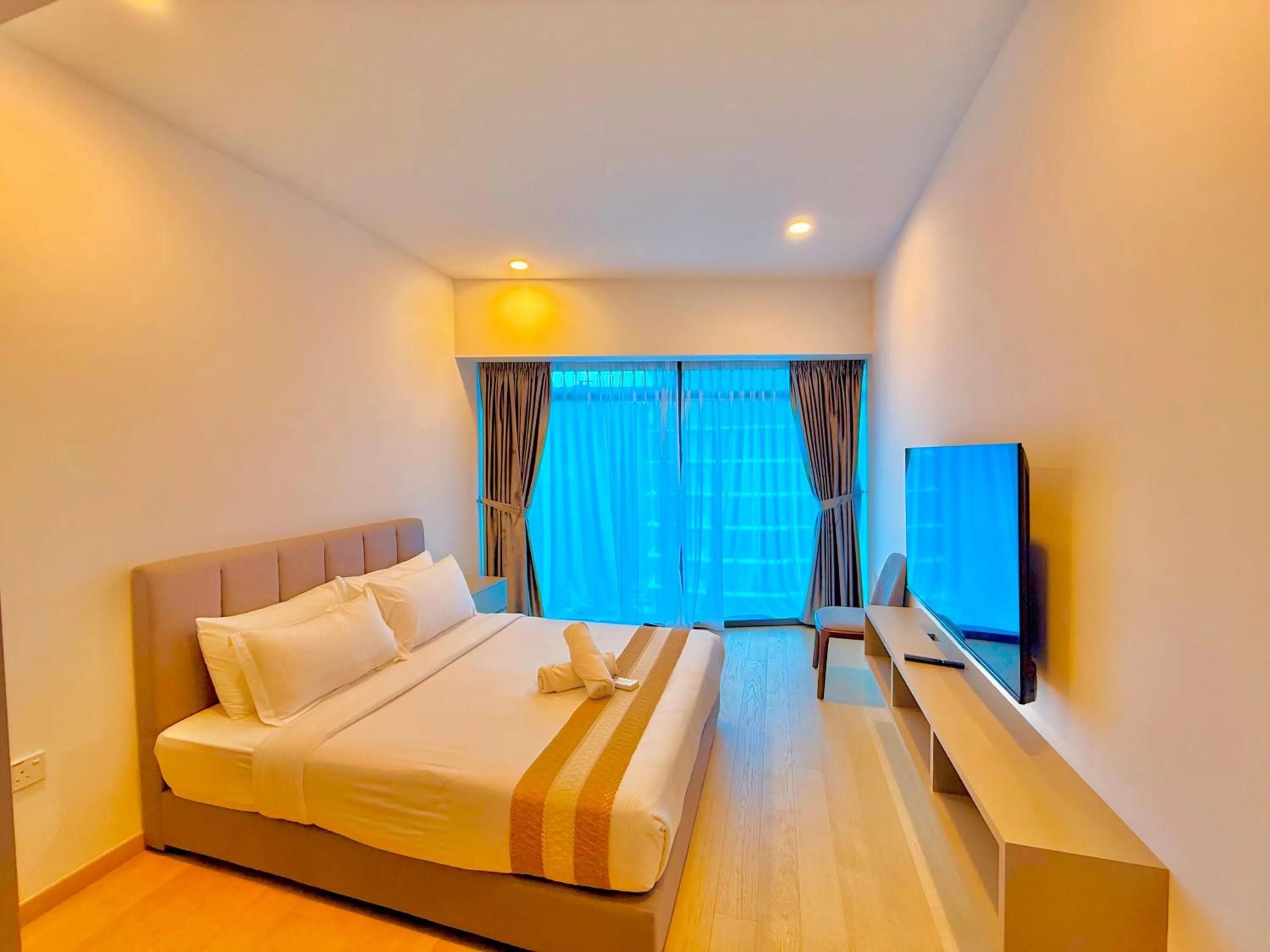 Property building, Bed in Crystal Service Suite At Eaton KLCC