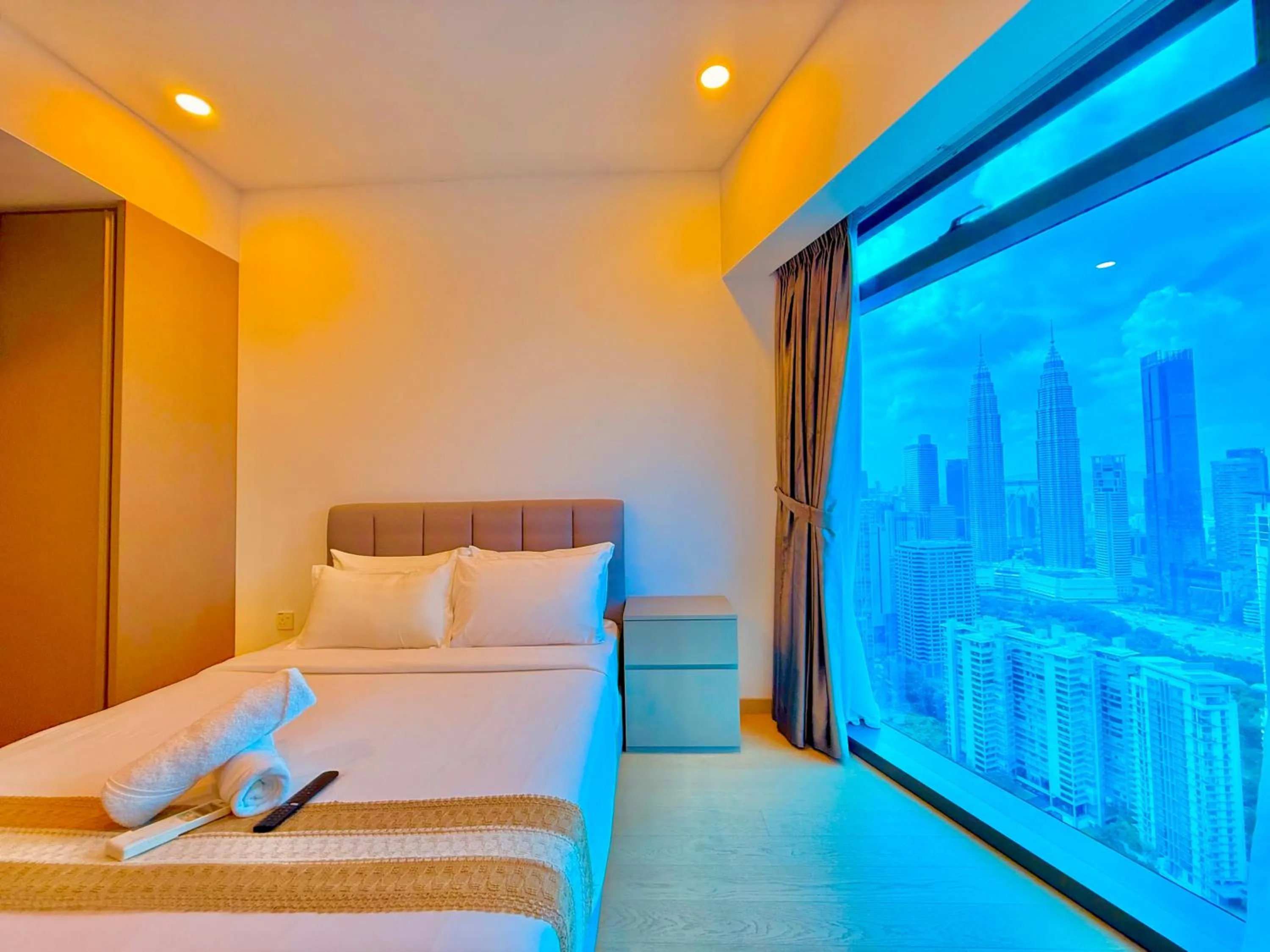 Property building, Bed in Crystal Service Suite At Eaton KLCC