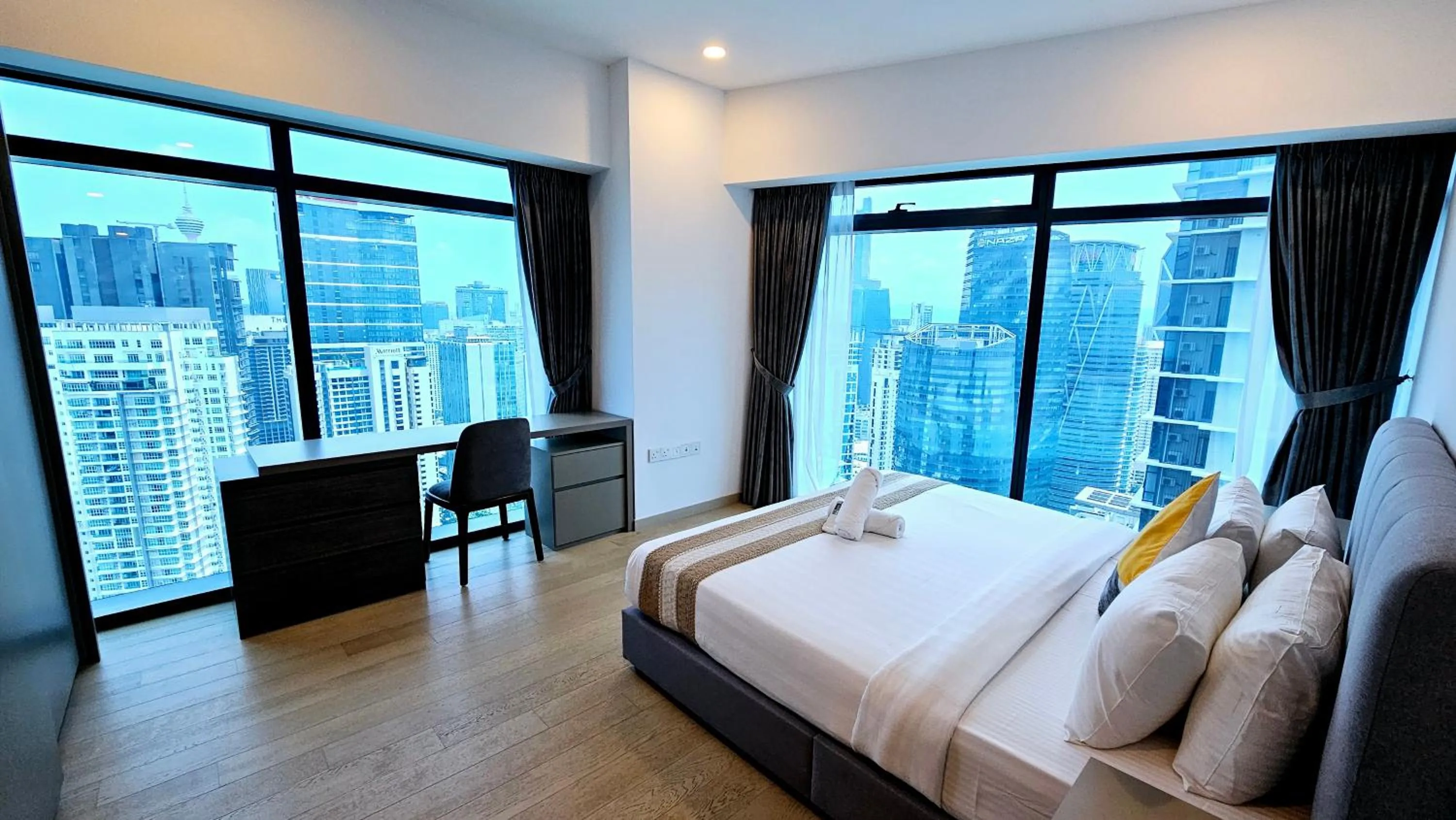 Bed in Crystal Service Suite At Eaton KLCC