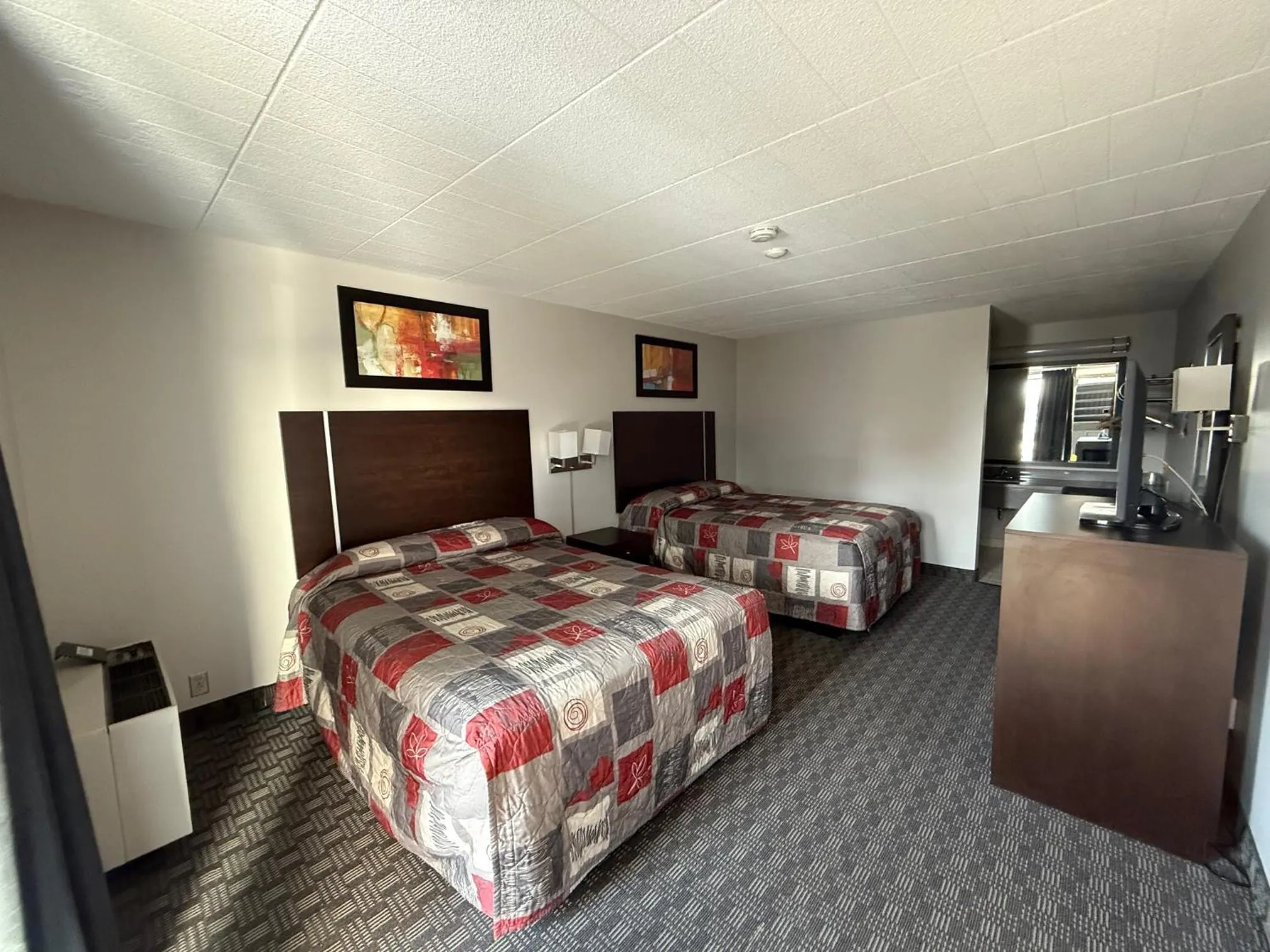 Bed in Fort York Motel