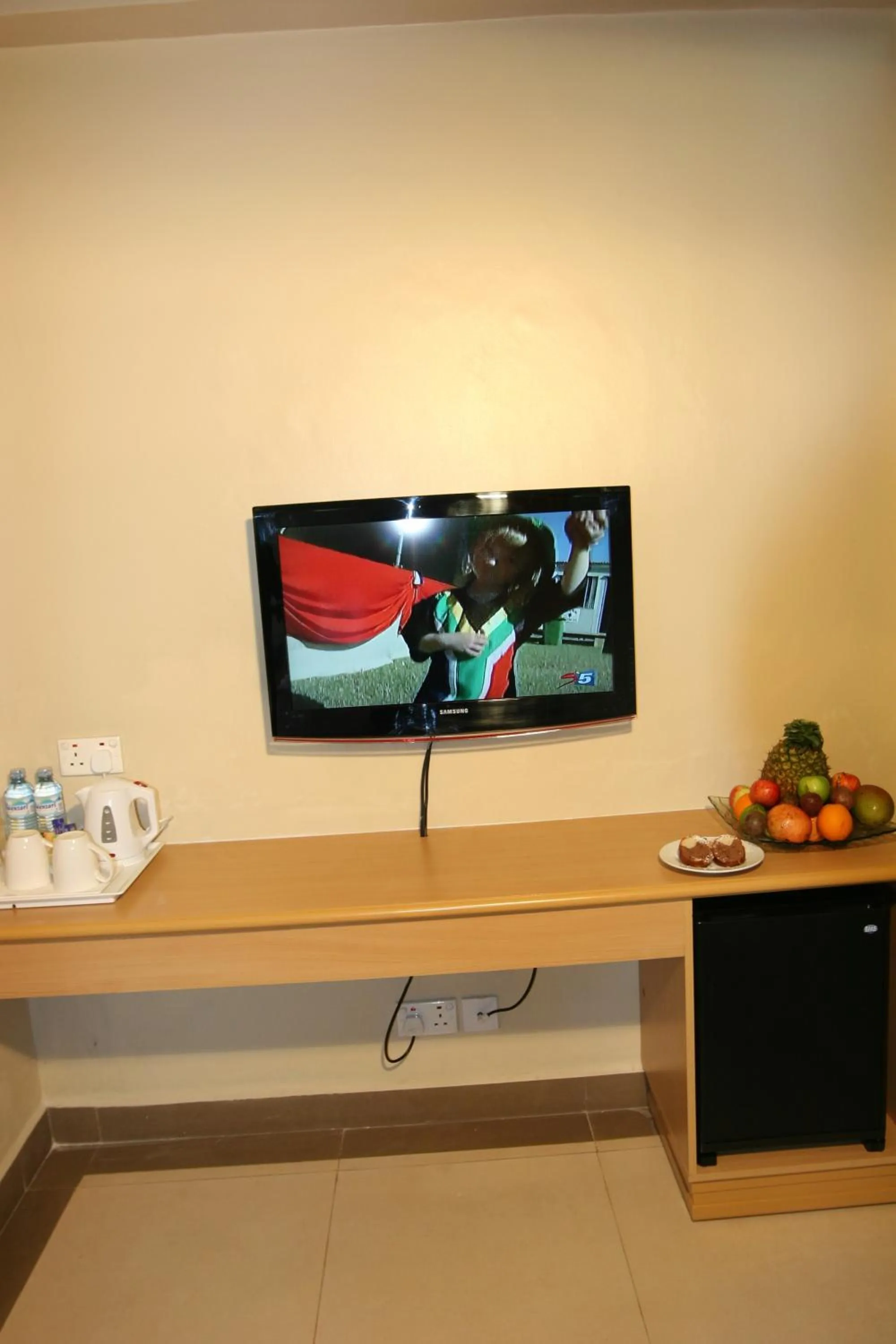 TV and multimedia in Metropole Hotel Kampala
