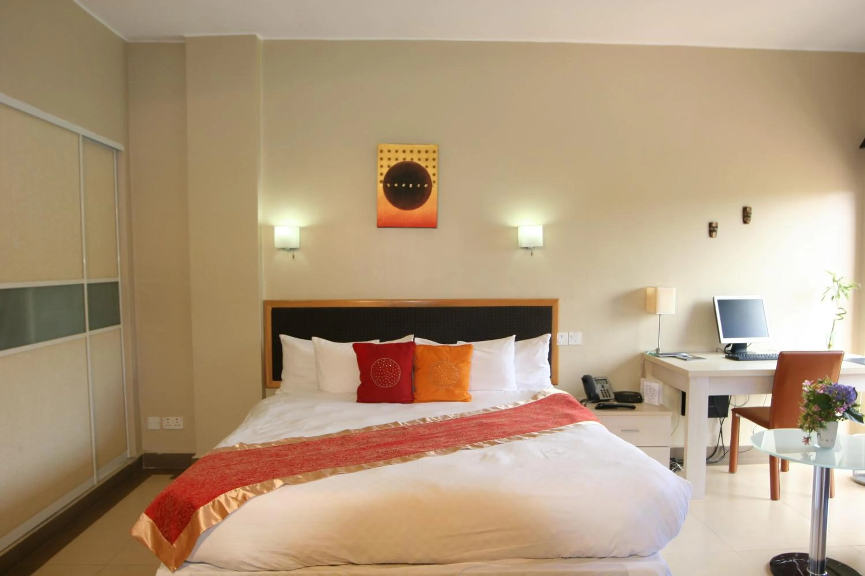 Photo of the whole room, Bed in Metropole Hotel Kampala