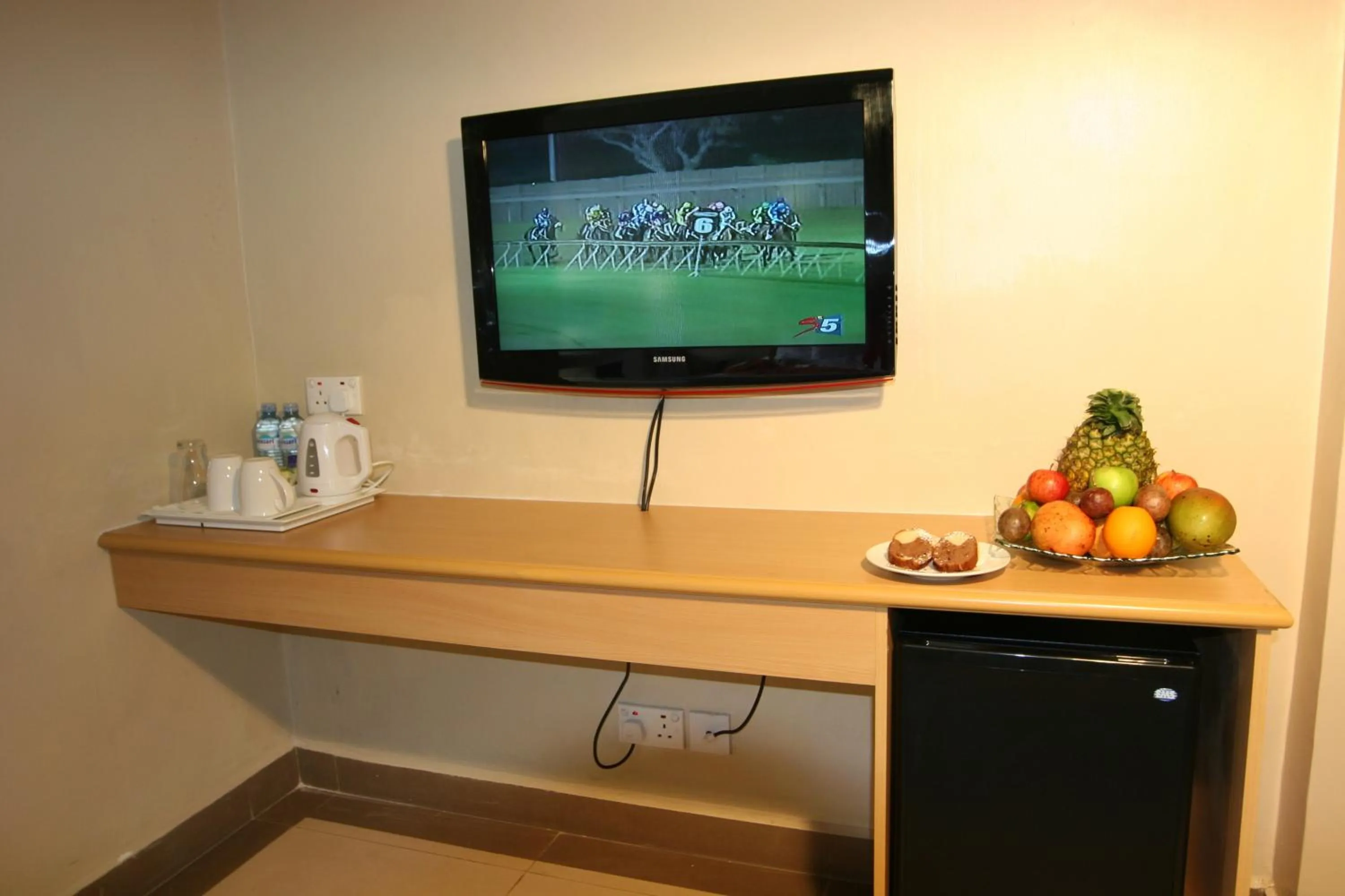 TV and multimedia in Metropole Hotel Kampala