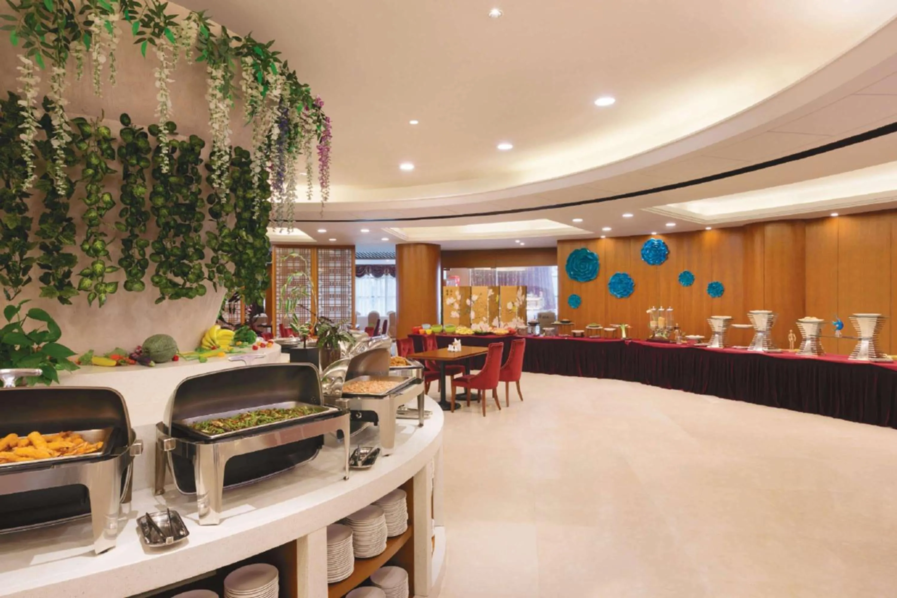 Restaurant/places to eat in Ramada Nanjing