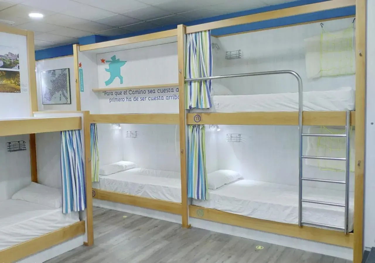 Bunk Bed in Mixed Dormitory Room in Albergue Corredoiras Bunk Bed in Mixed Dormitory Room in Albergue Corredoiras