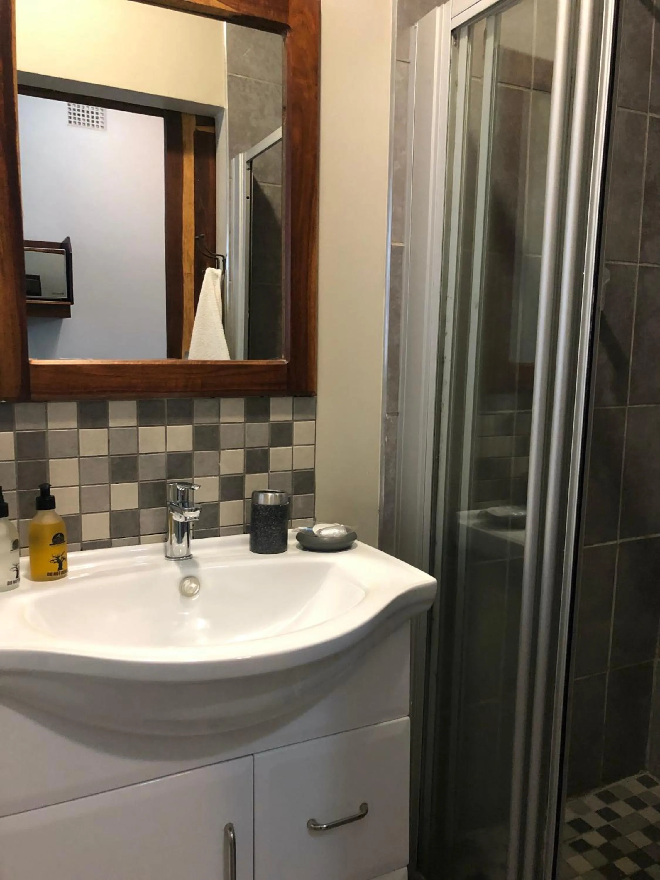 Bathroom in Cornerstone Bed and Breakfast Kroonstad