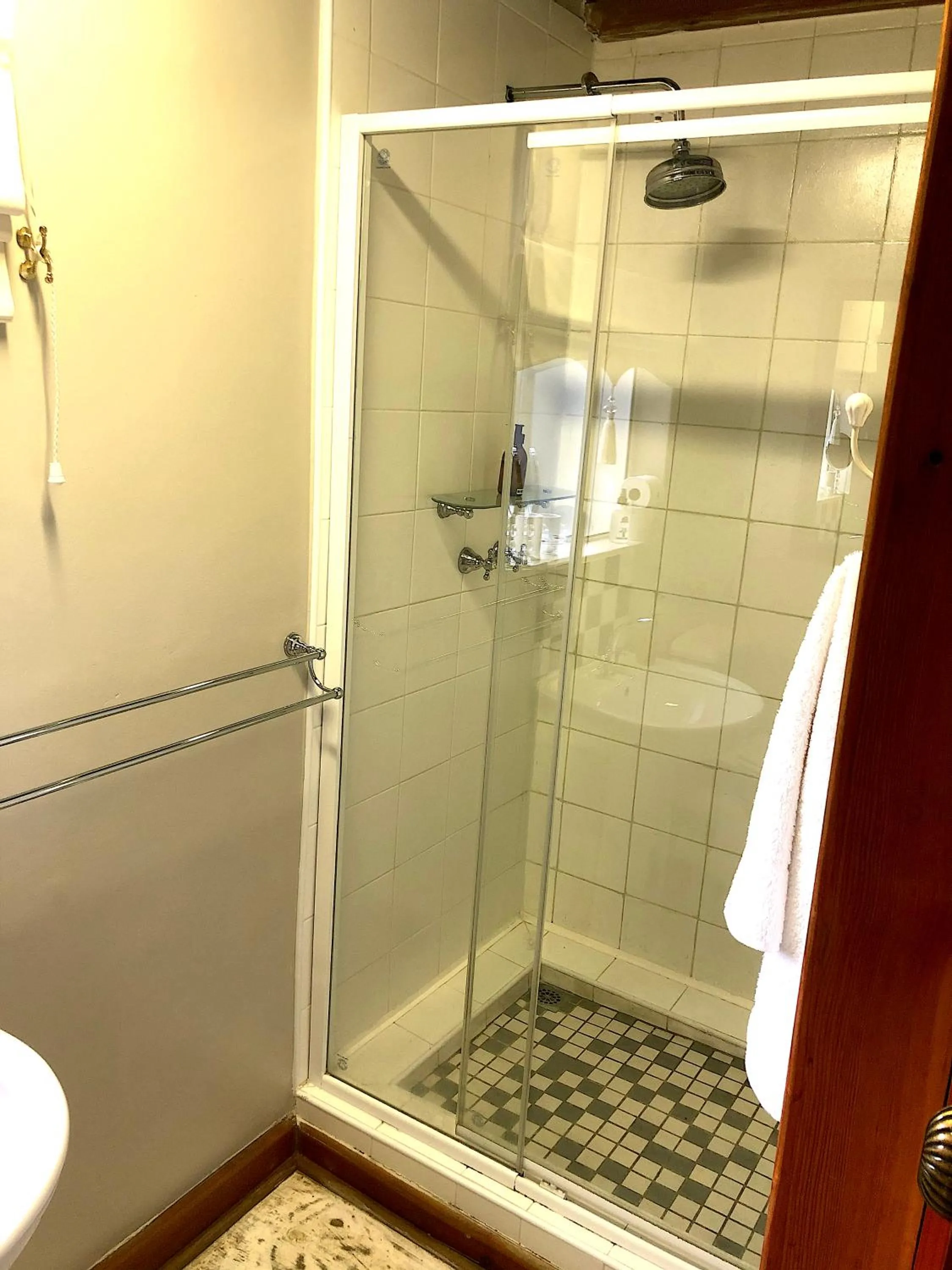 Bathroom in Cornerstone Bed and Breakfast Kroonstad