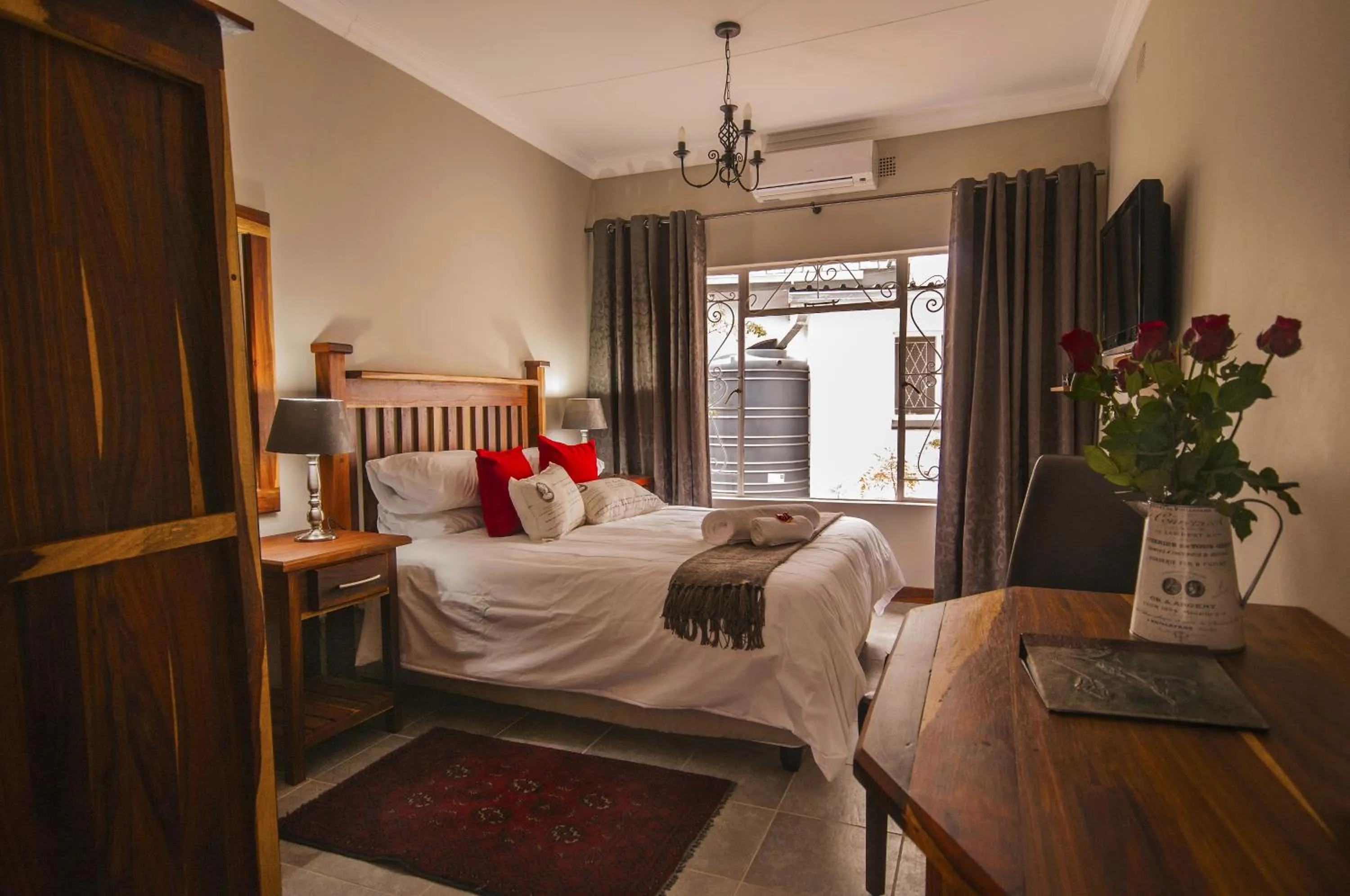 Photo of the whole room, Bed in Cornerstone Bed and Breakfast Kroonstad
