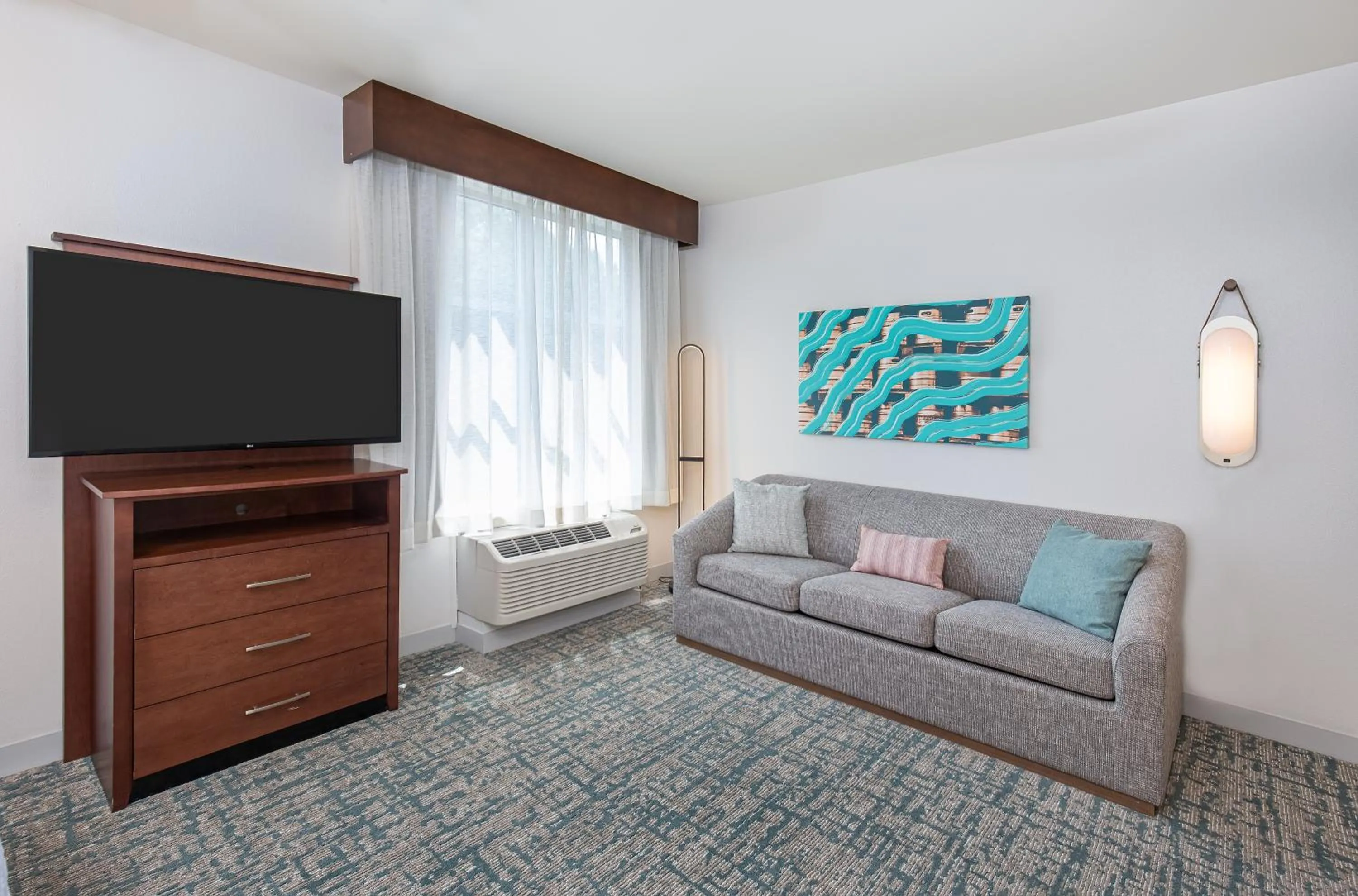 Living room in Homewood Suites by Hilton Atlanta Perimeter Center