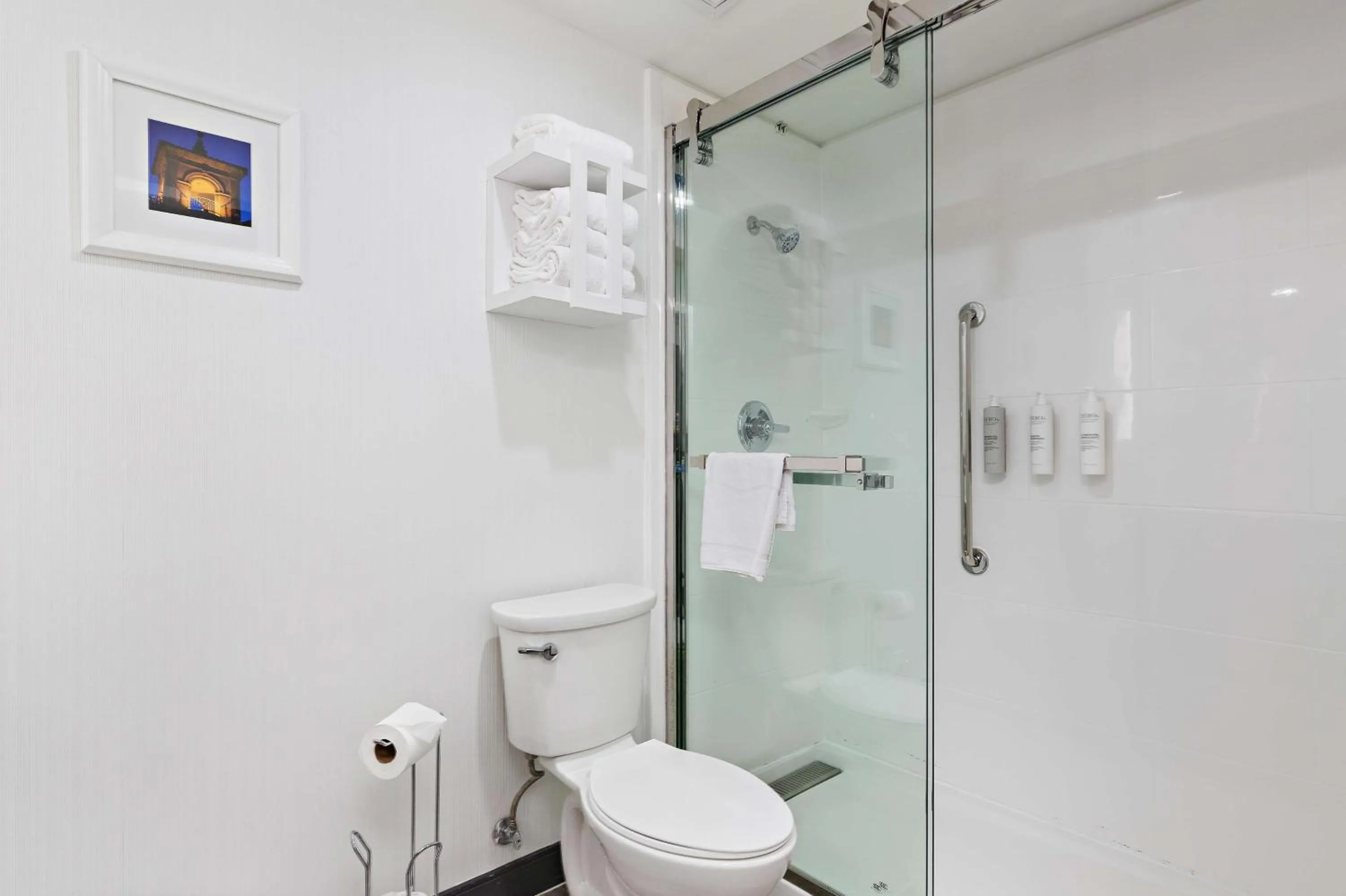 Bathroom in Hampton Inn Kansas City - Downtown Financial District