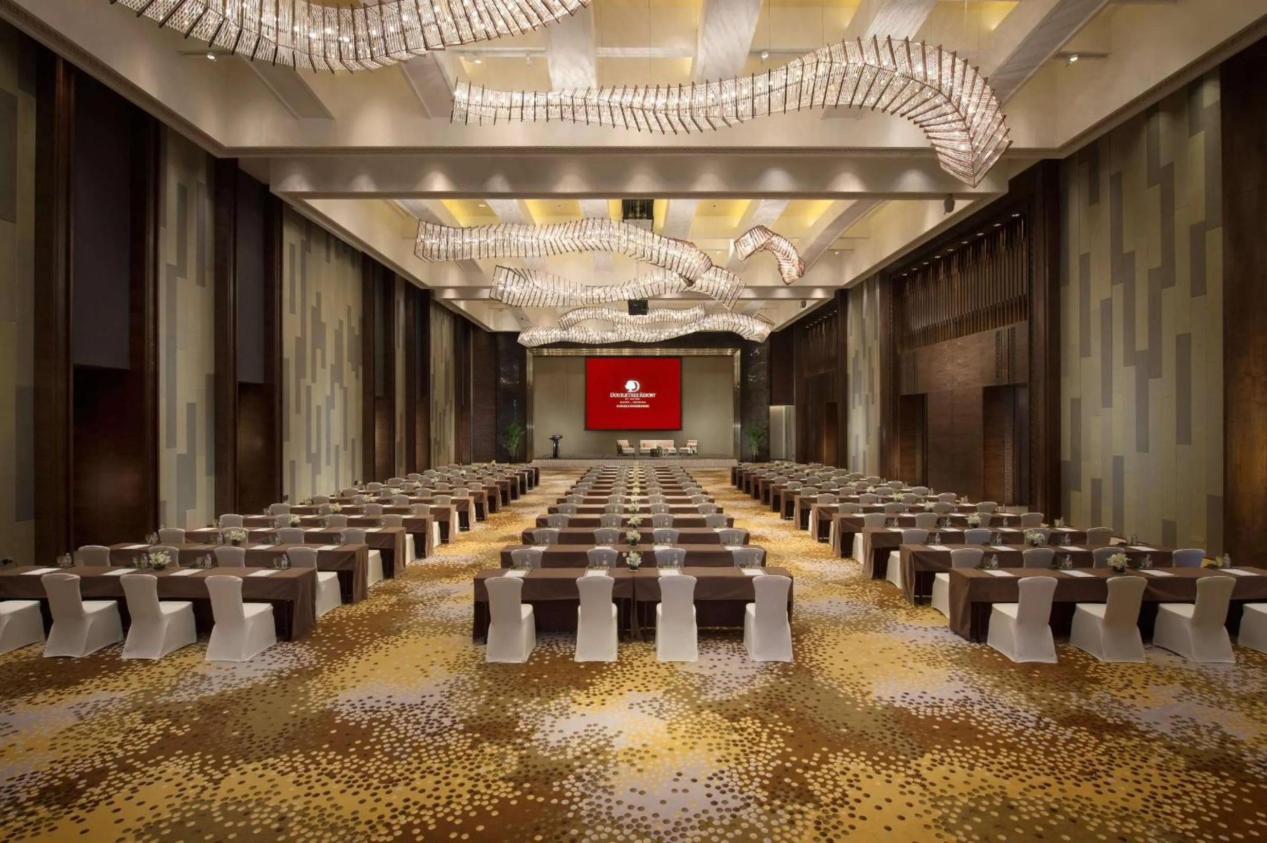 Meeting/conference room in DoubleTree by Hilton Haikou Chengmai