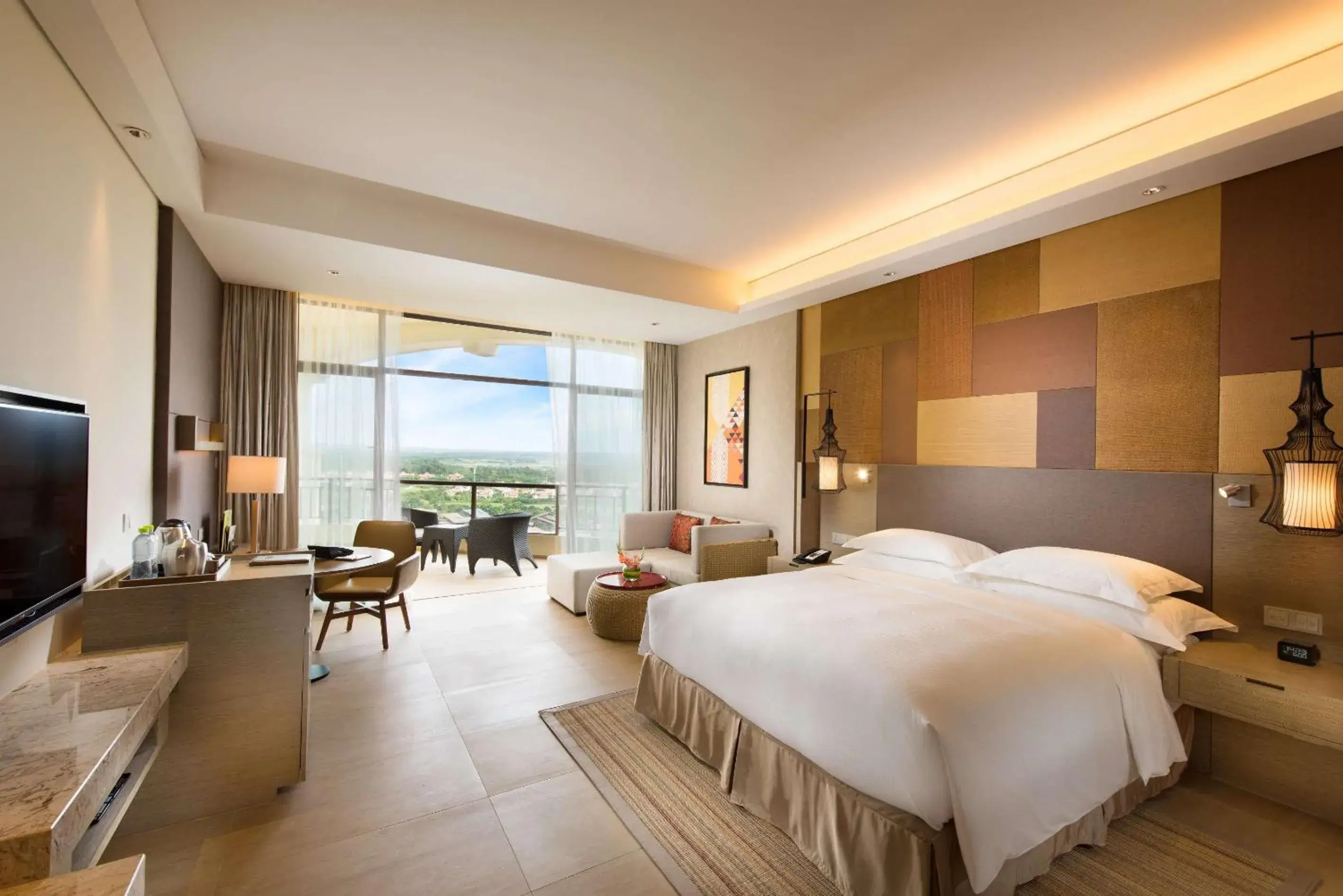 King Guest Room in DoubleTree by Hilton Haikou Chengmai King Guest Room in DoubleTree by Hilton Haikou Chengmai