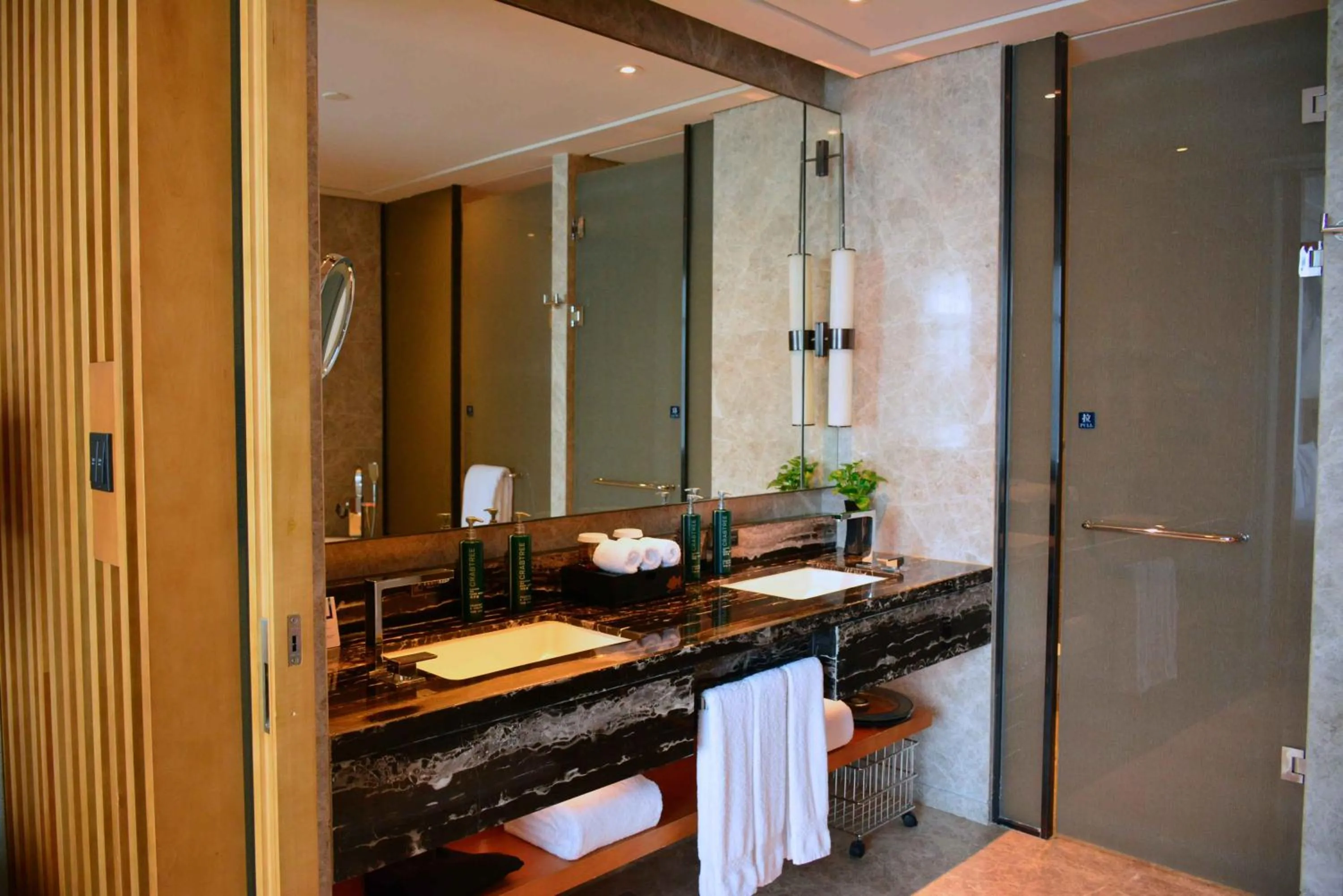 Shower in Hilton Urumqi