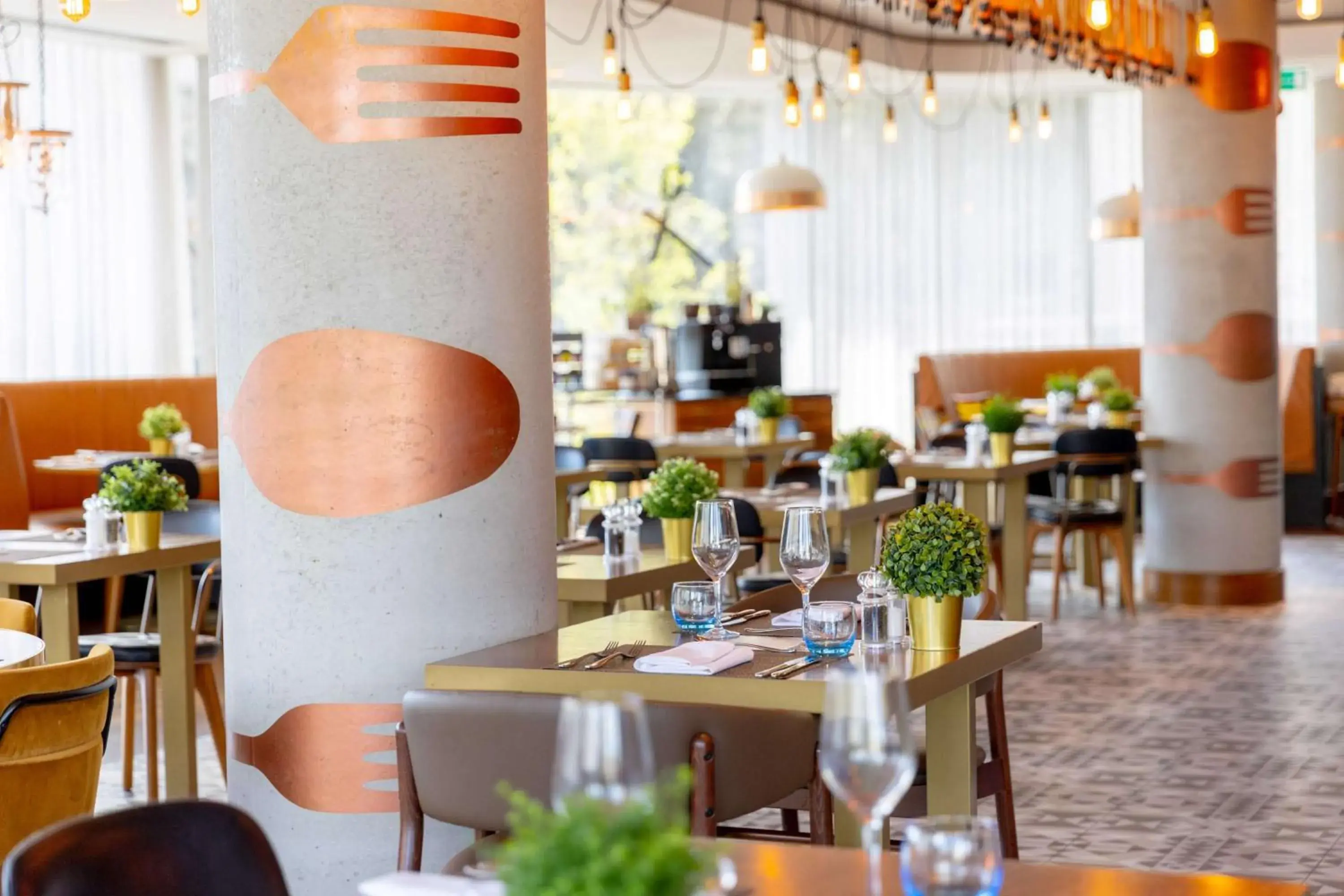 Restaurant/places to eat in Hilton Bournemouth Restaurant/places to eat in Hilton Bournemouth