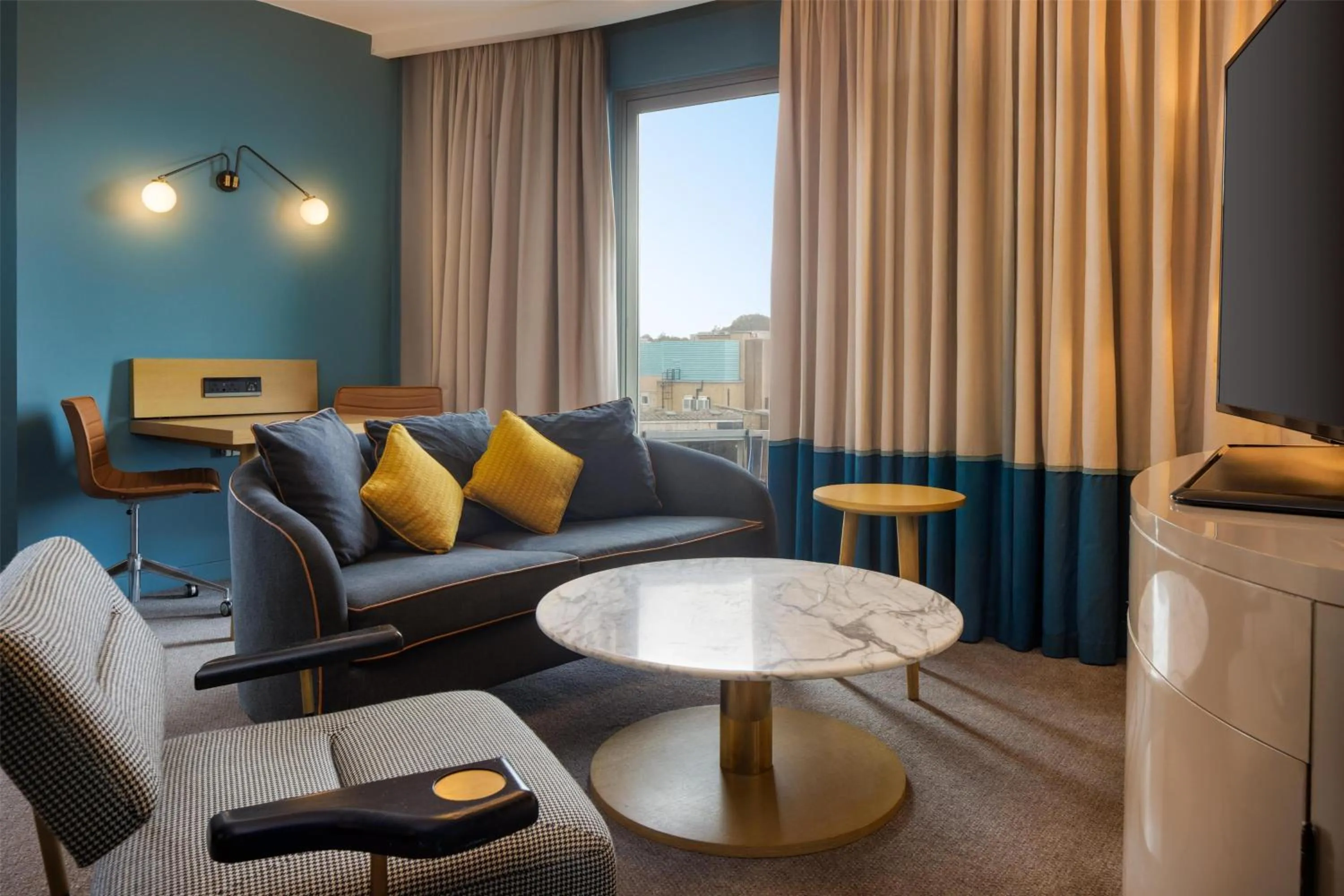 Living room in Hilton Bournemouth