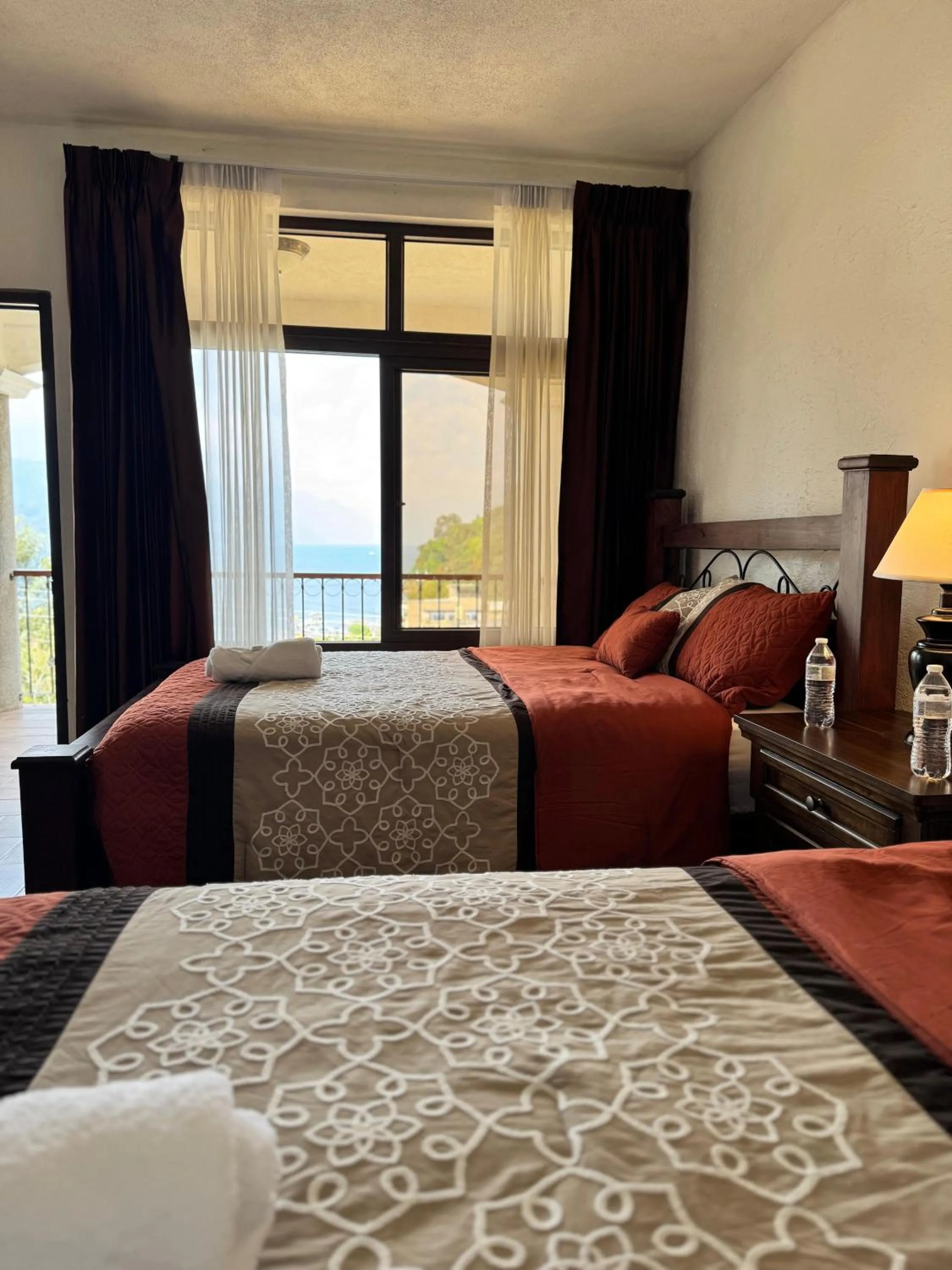 Photo of the whole room, Bed in Hotel Mercy