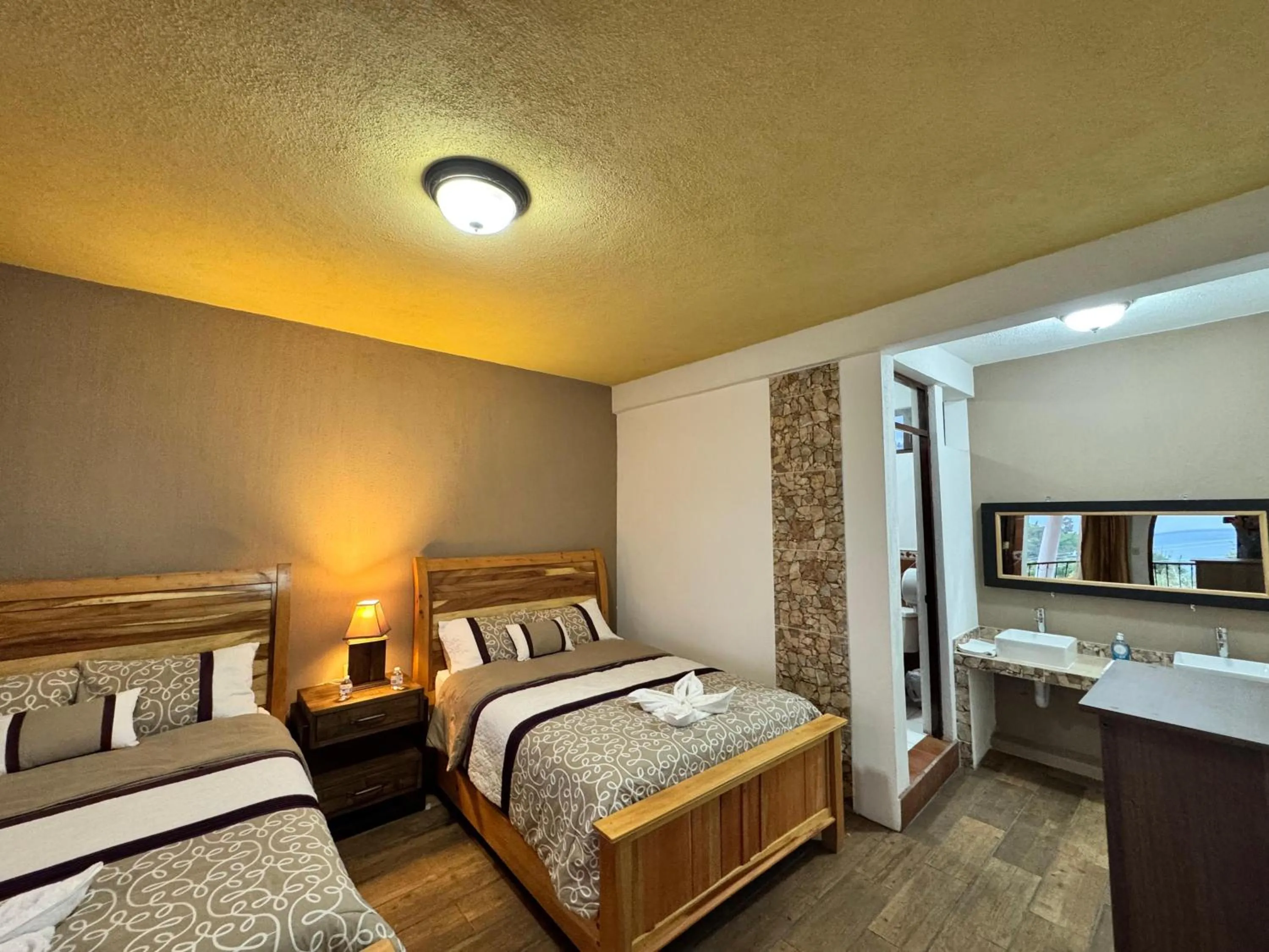 Photo of the whole room, Bed in Hotel Mercy