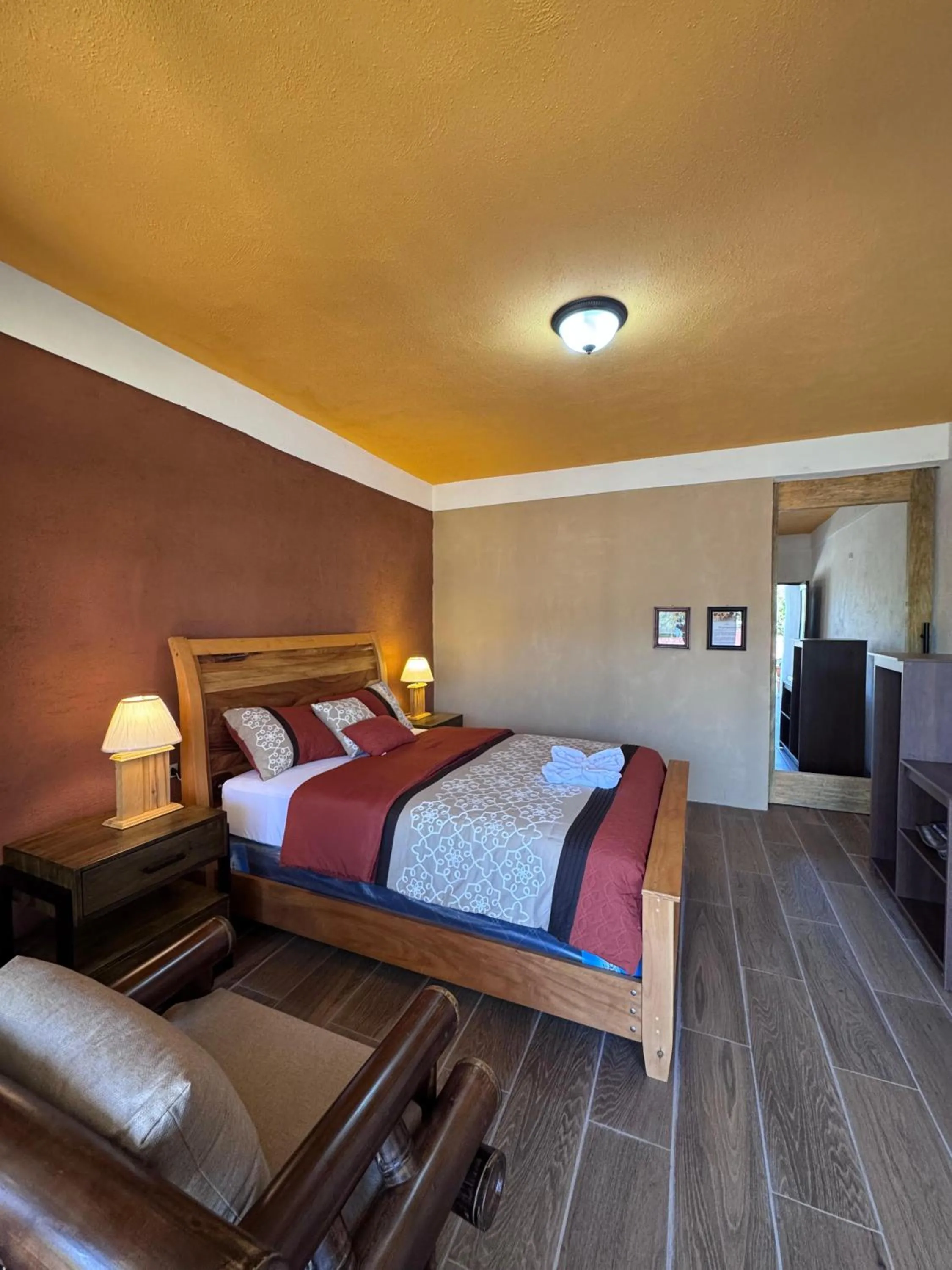Photo of the whole room, Bed in Hotel Mercy