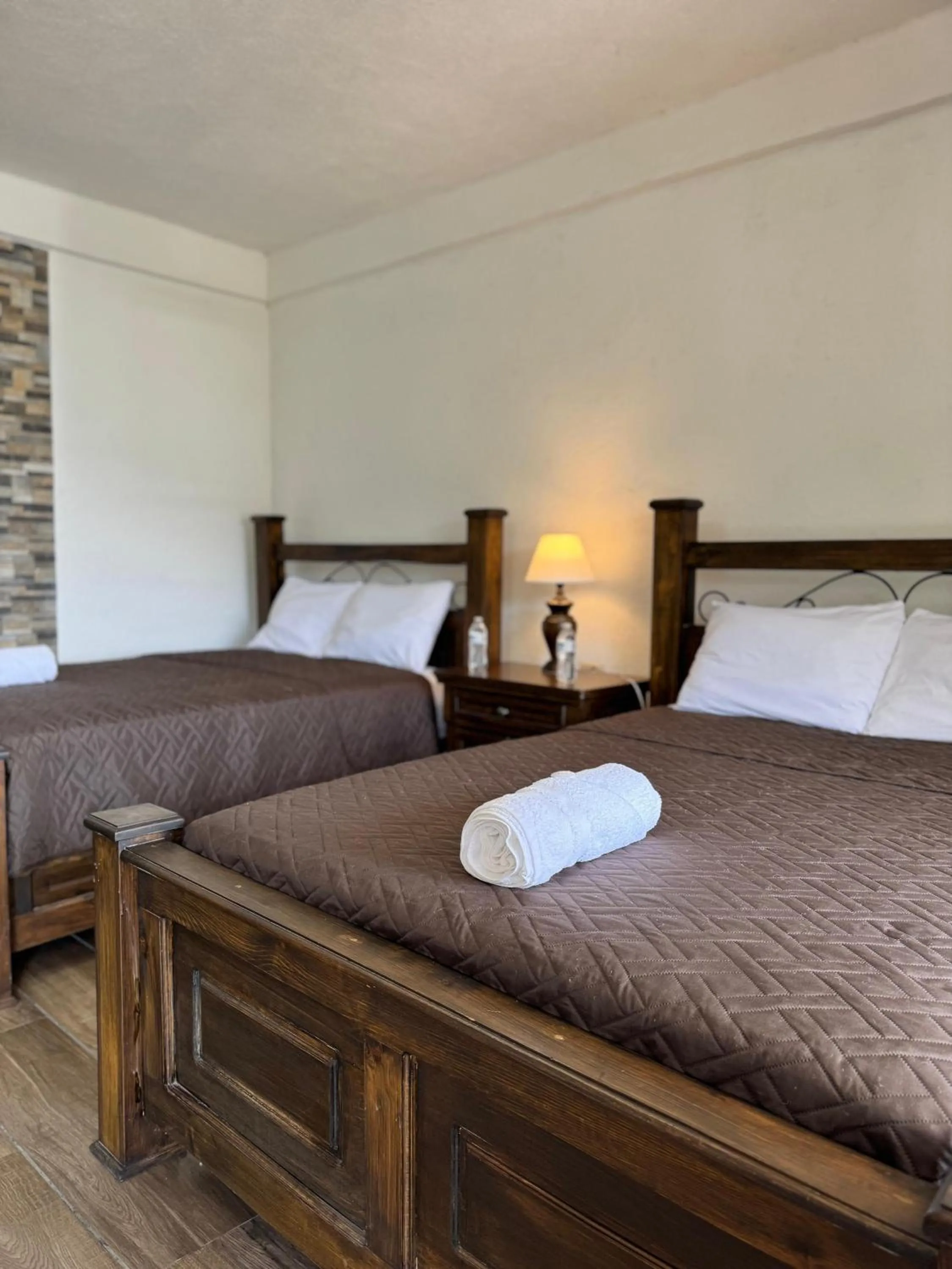 Photo of the whole room, Bed in Hotel Mercy