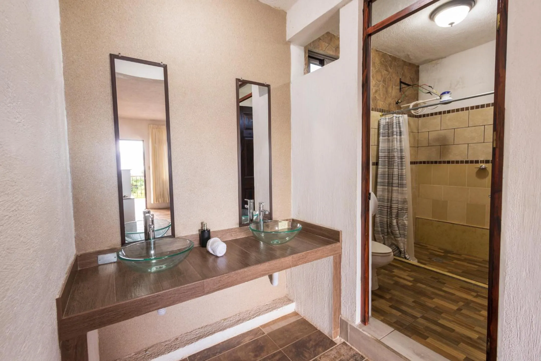Shower in Hotel Mercy