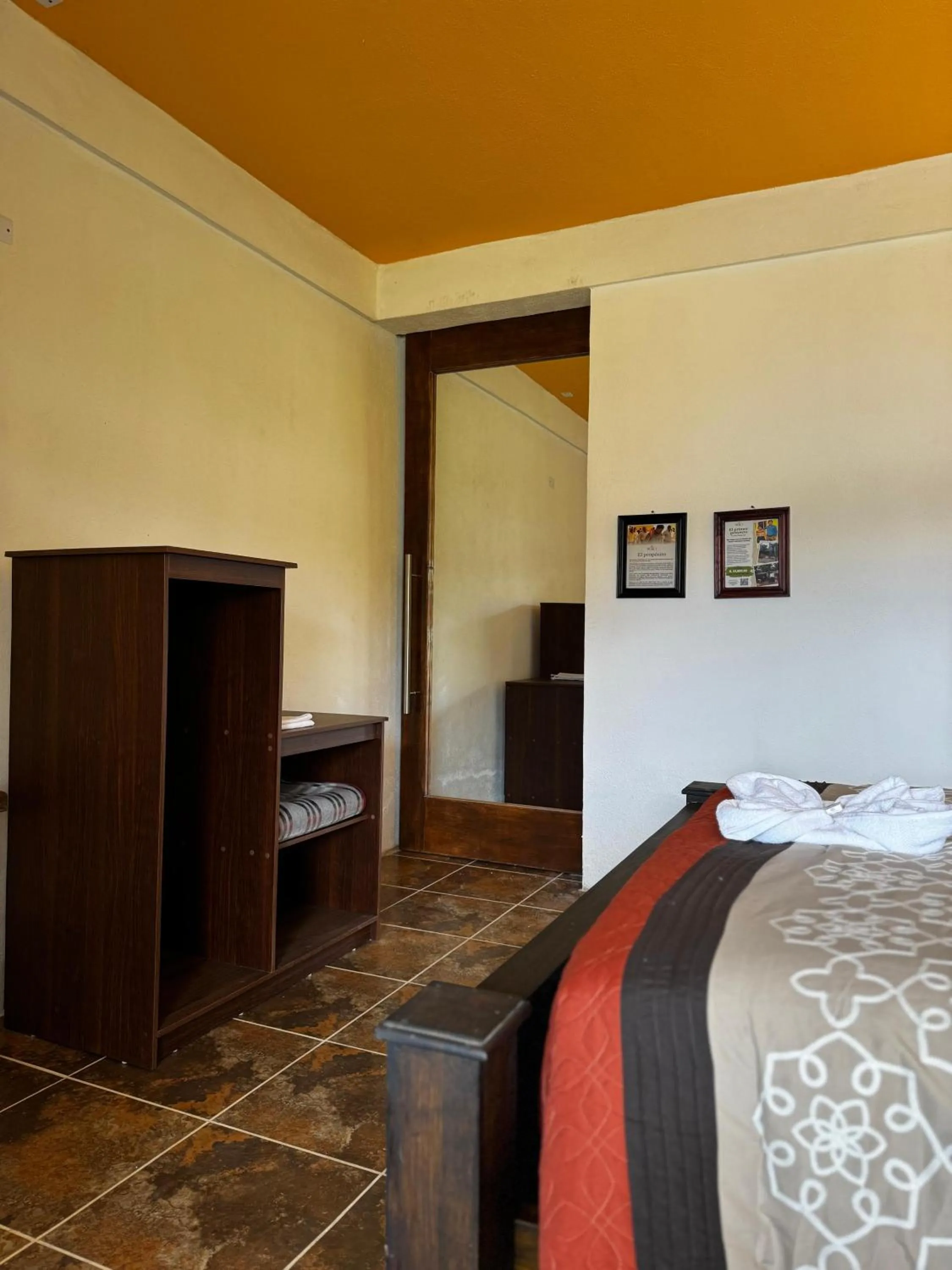 Photo of the whole room, Bed in Hotel Mercy