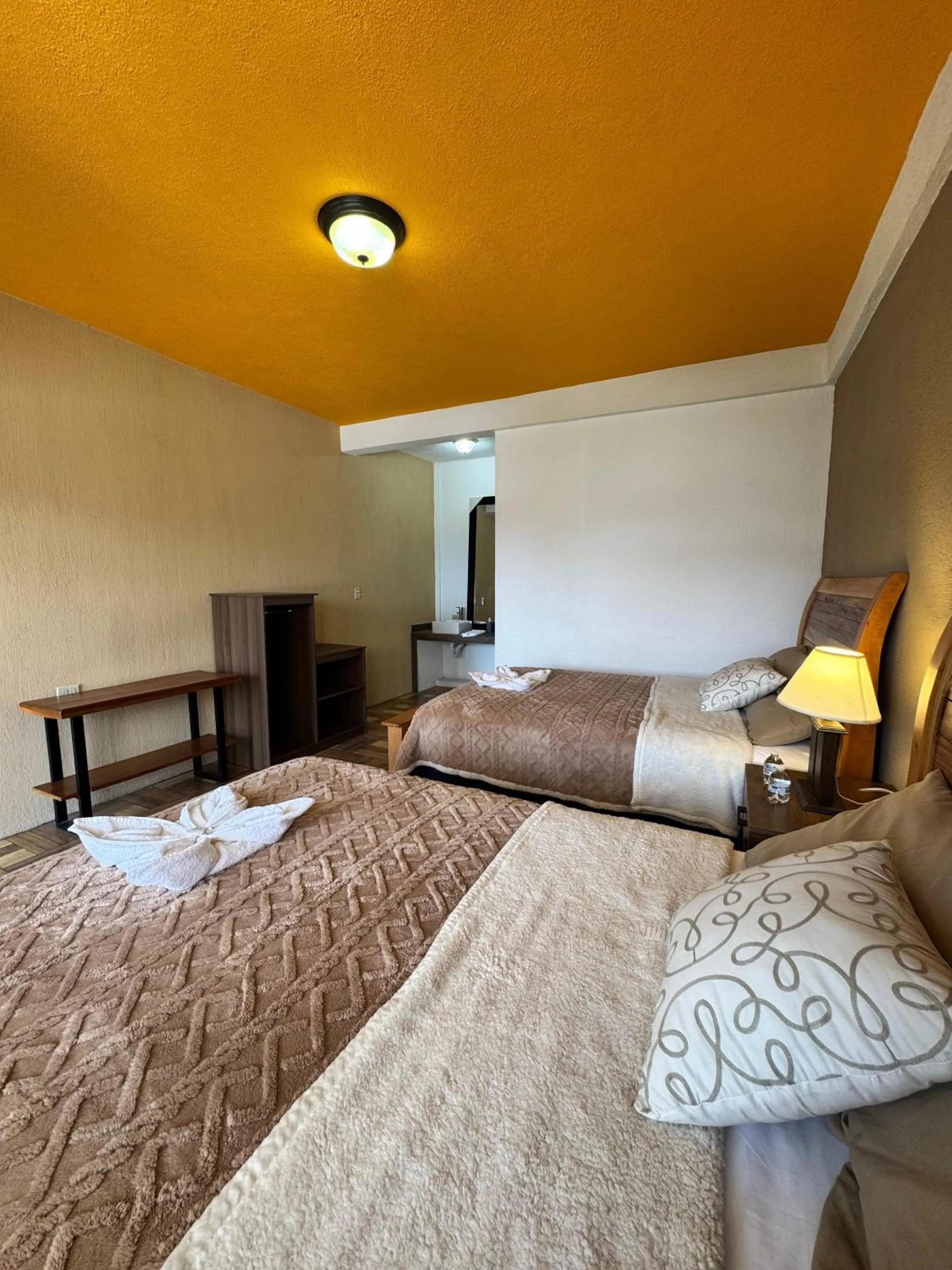 Photo of the whole room, Bed in Hotel Mercy